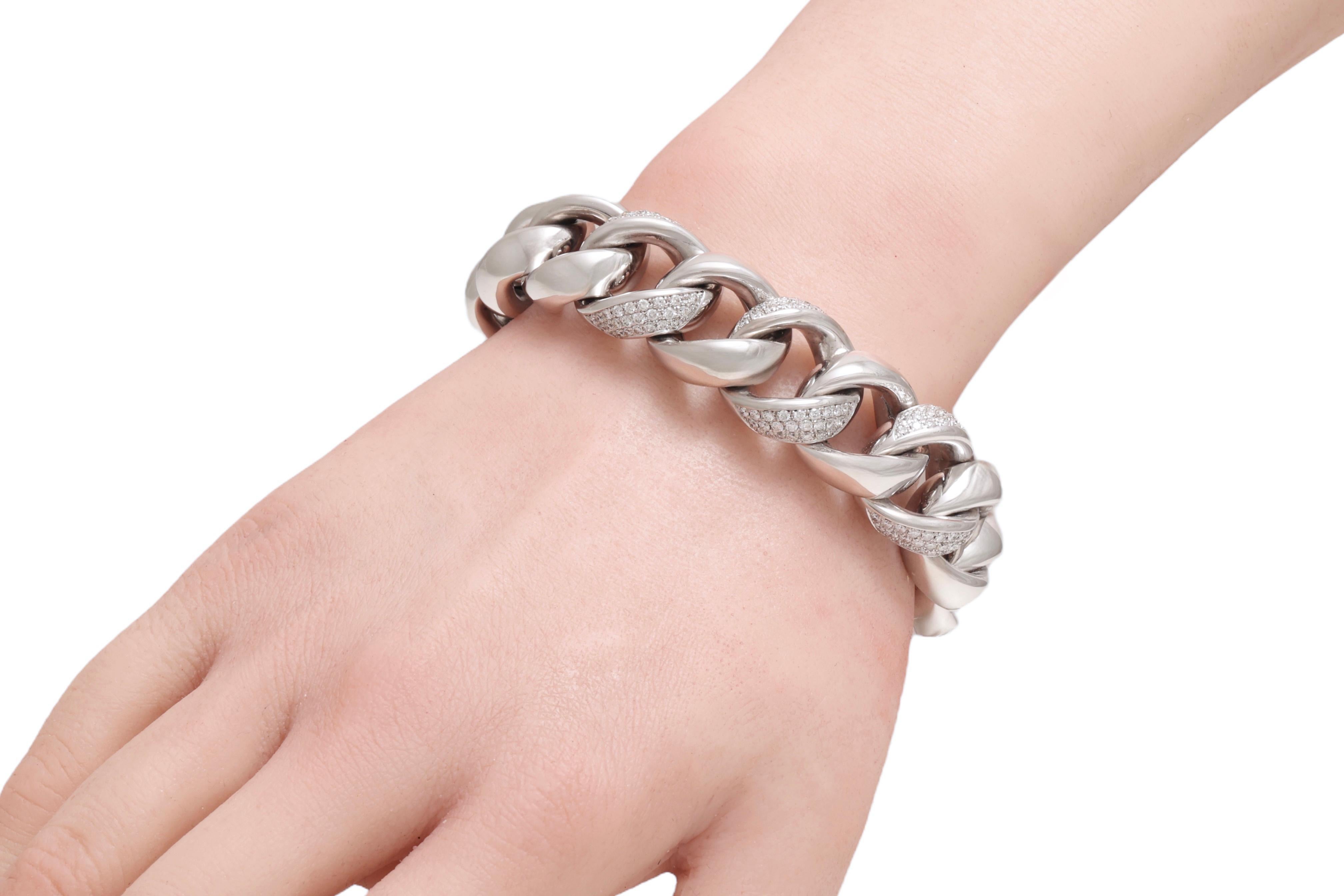 Oro blanco macizo de 18 kt Pulsera de cadena engastada con pavé de 6 ct de diamantes en venta 2