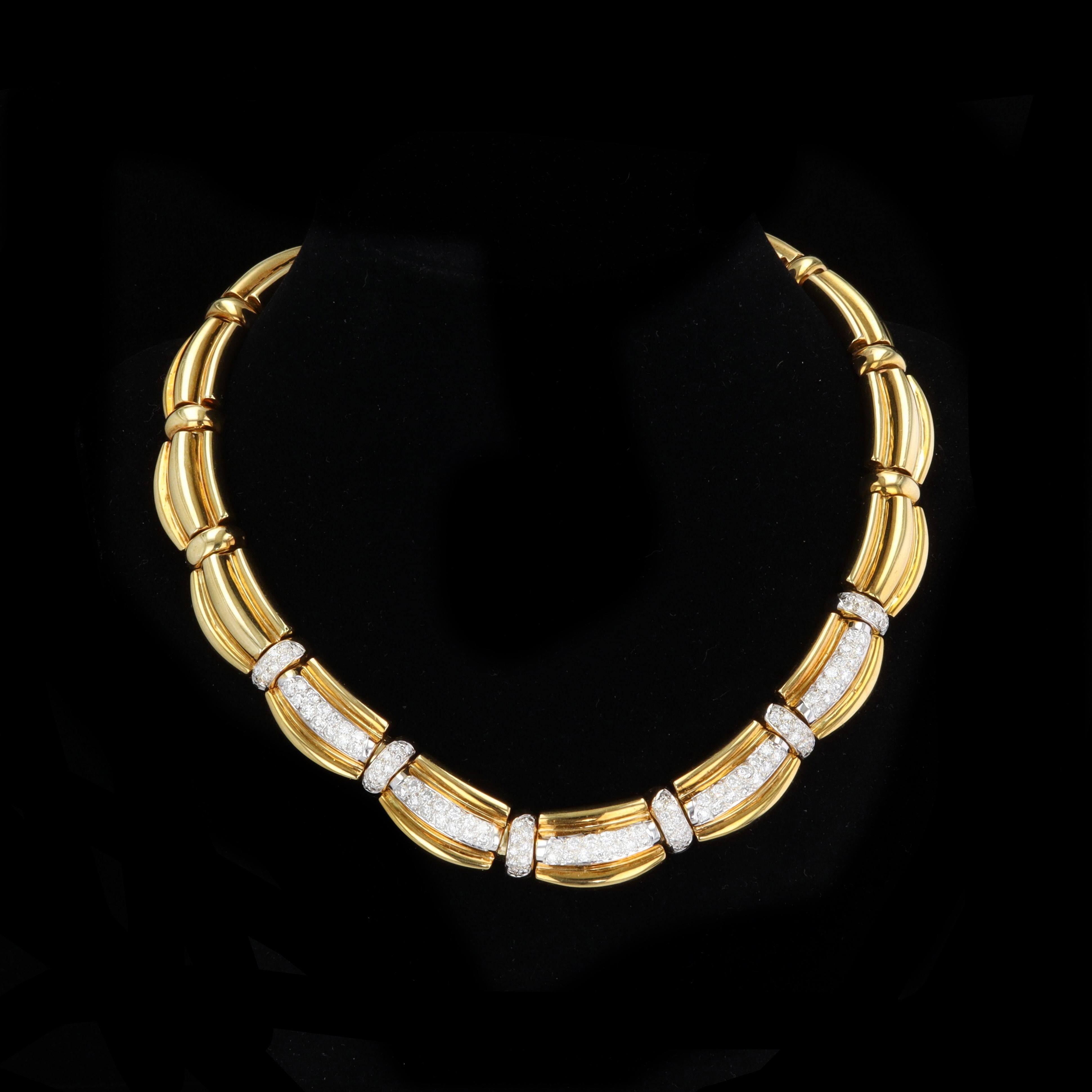 Collier en or massif 18 carats avec 131 diamants en vente 1