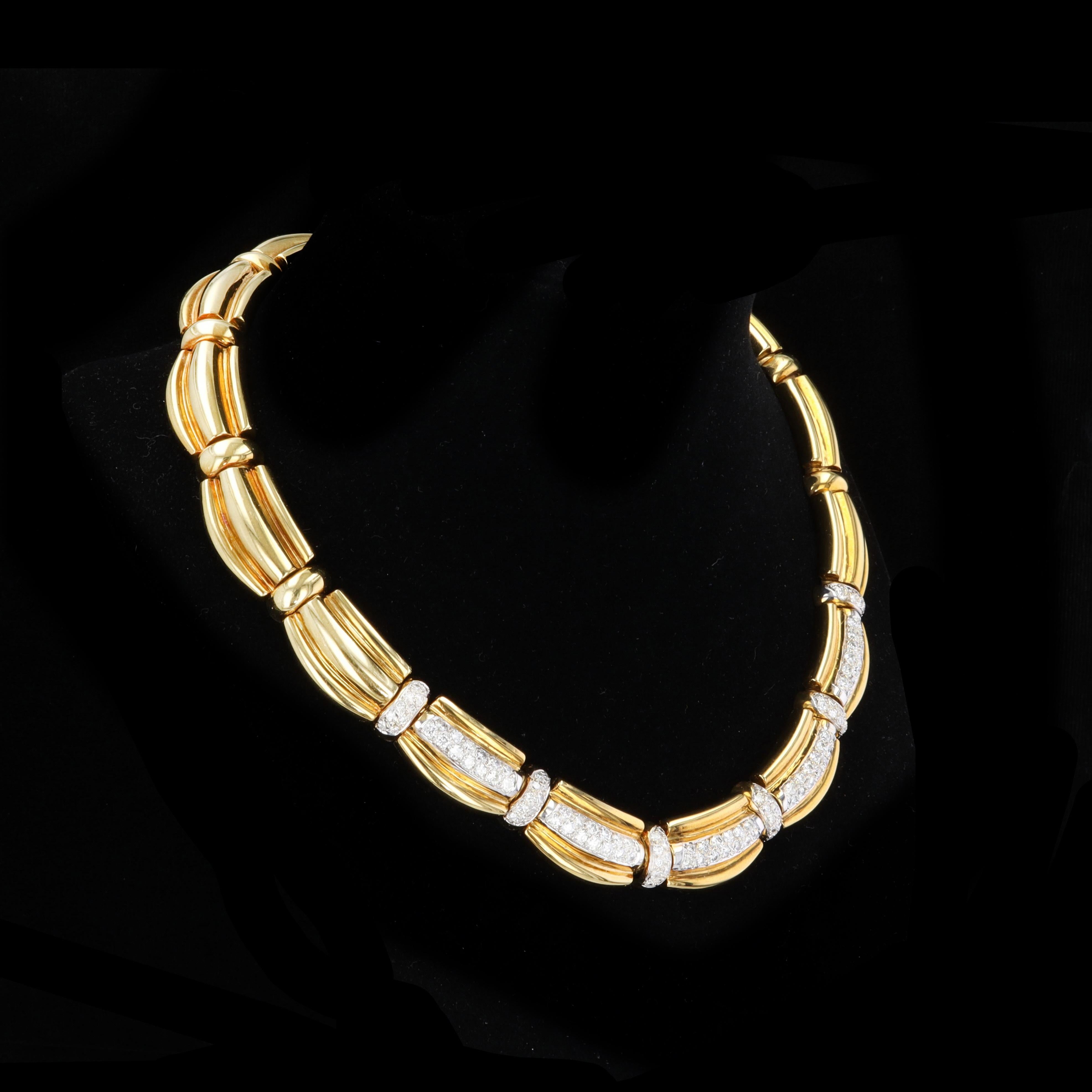 Collier en or massif 18 carats avec 131 diamants en vente 3