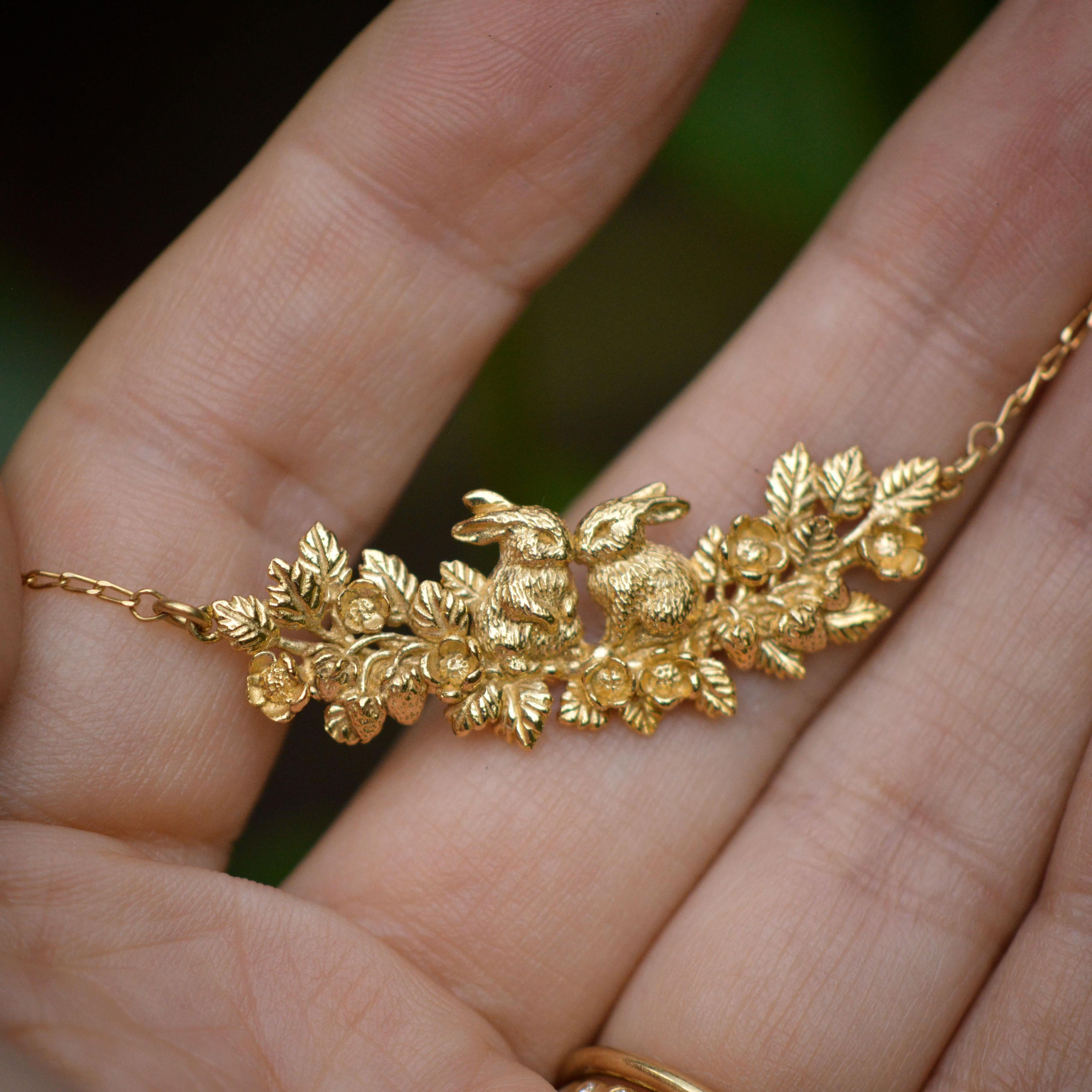 Solid 18k Gold Rabbits in a Strawberry Patch Necklace by Lucy Stopes-Roe In New Condition For Sale In London, GB
