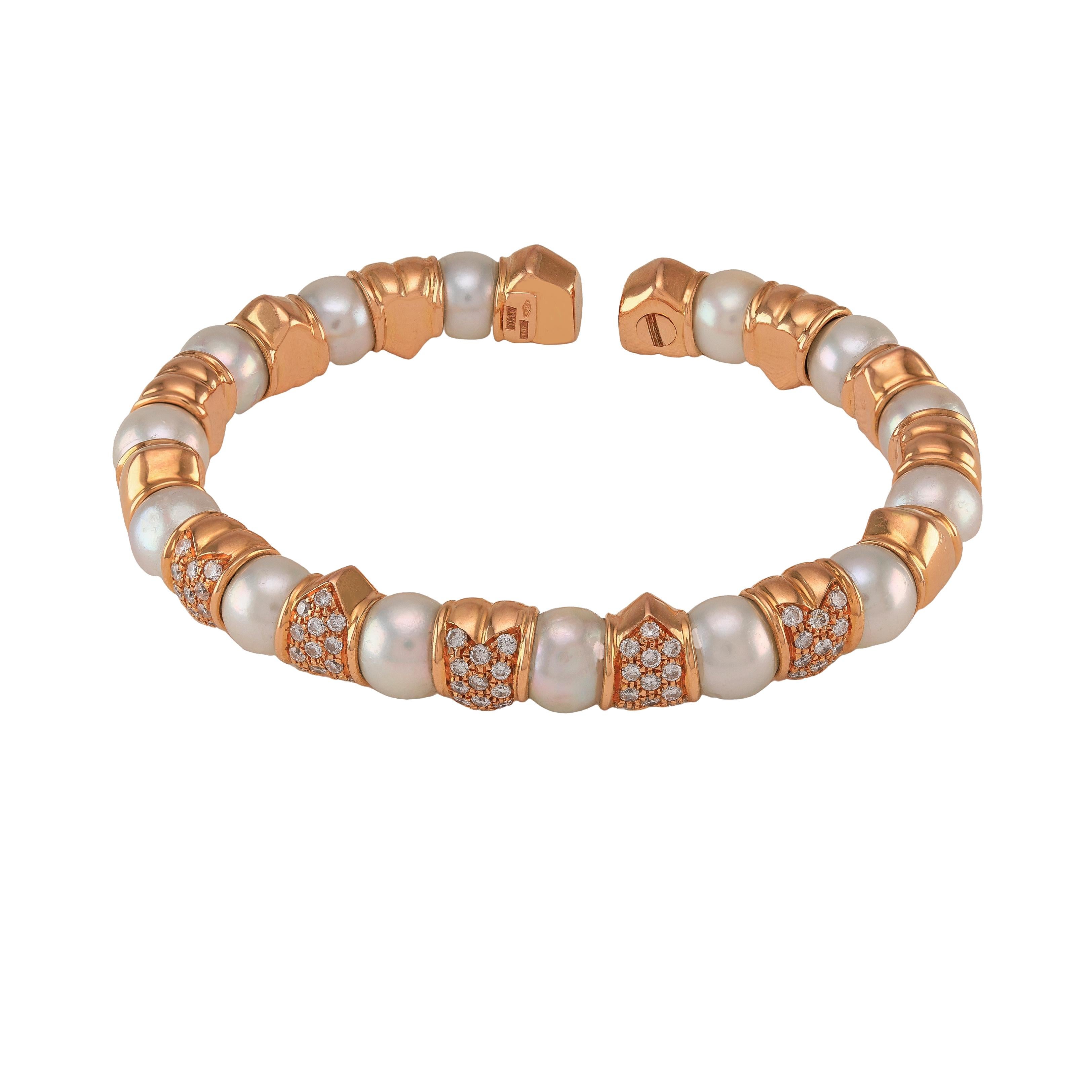 Bracciale con perle e diamanti in oro rosa massiccio 18 carati In condizioni ottime in vendita a Great Neck, NY