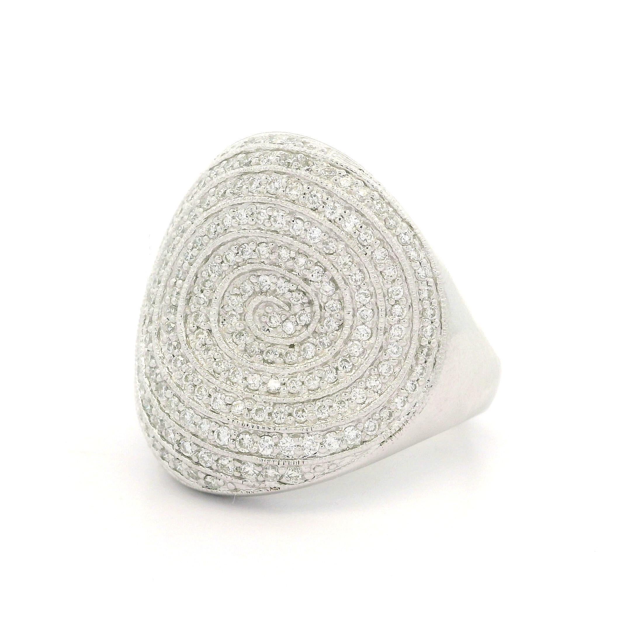 Solide 18k Weißgold 1,0ctw Diamant verkrustete konkaven Wirbel breite Band Ring im Angebot 1