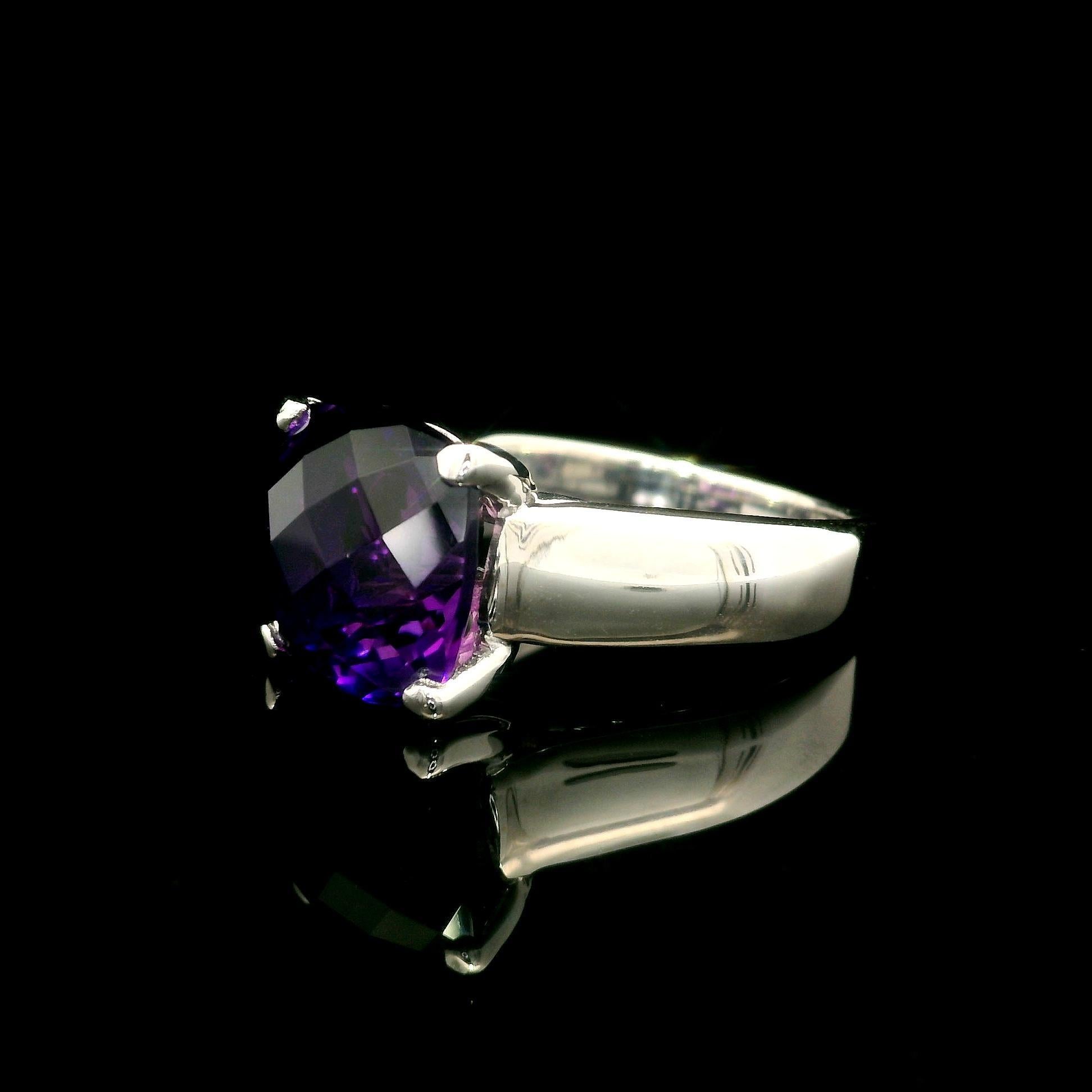 Solid 18k White Gold 4.5ct Square Cushion Deep Purple Amethyst Solitaire Ring For Sale 4