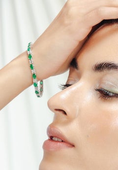 Solid 18k White Gold 6.64 Carat Natural Emerald and Diamond Tennis Bracelet
