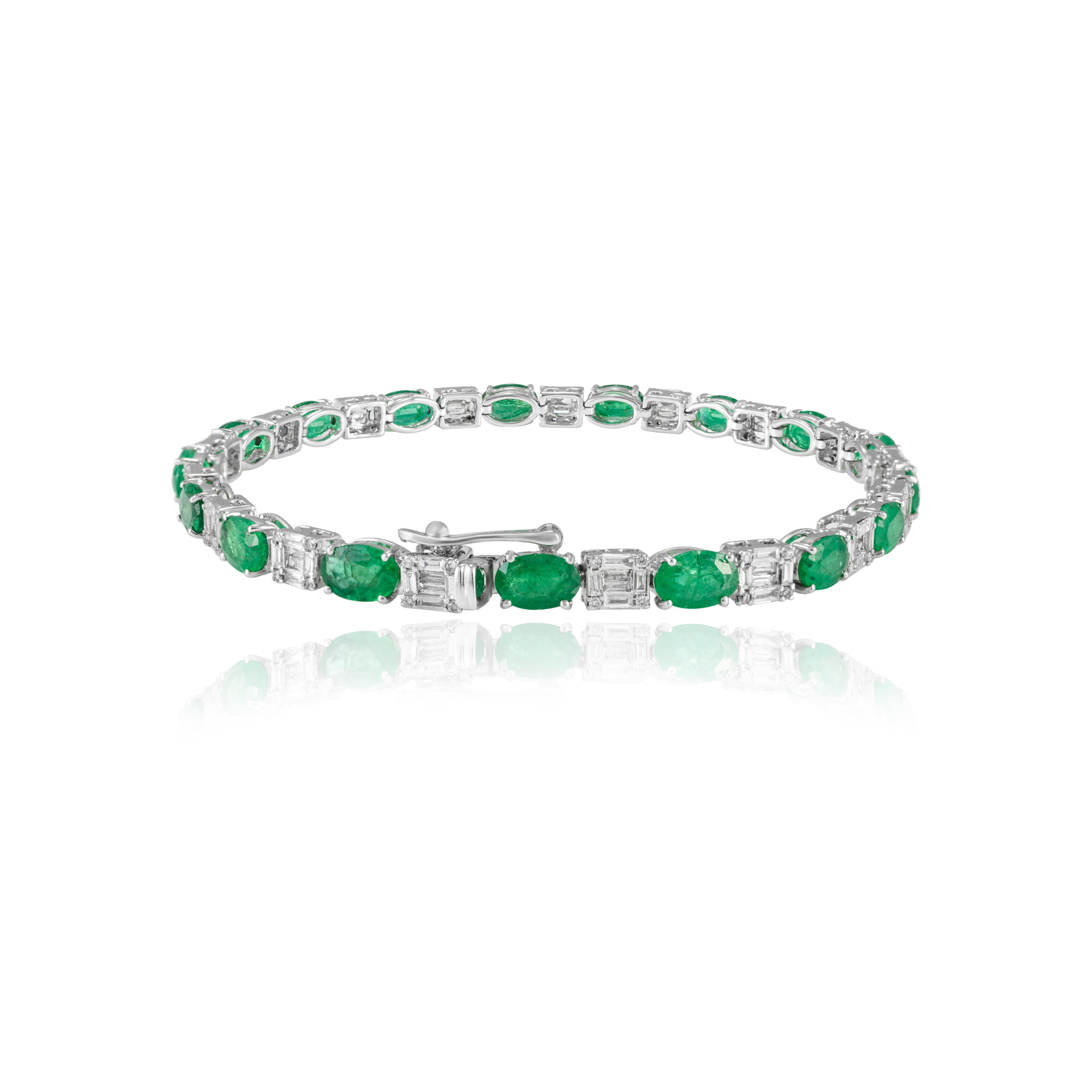 Women's Solid 18k White Gold 6.64 Carat Natural Emerald and Diamond Tennis Bracelet For Sale