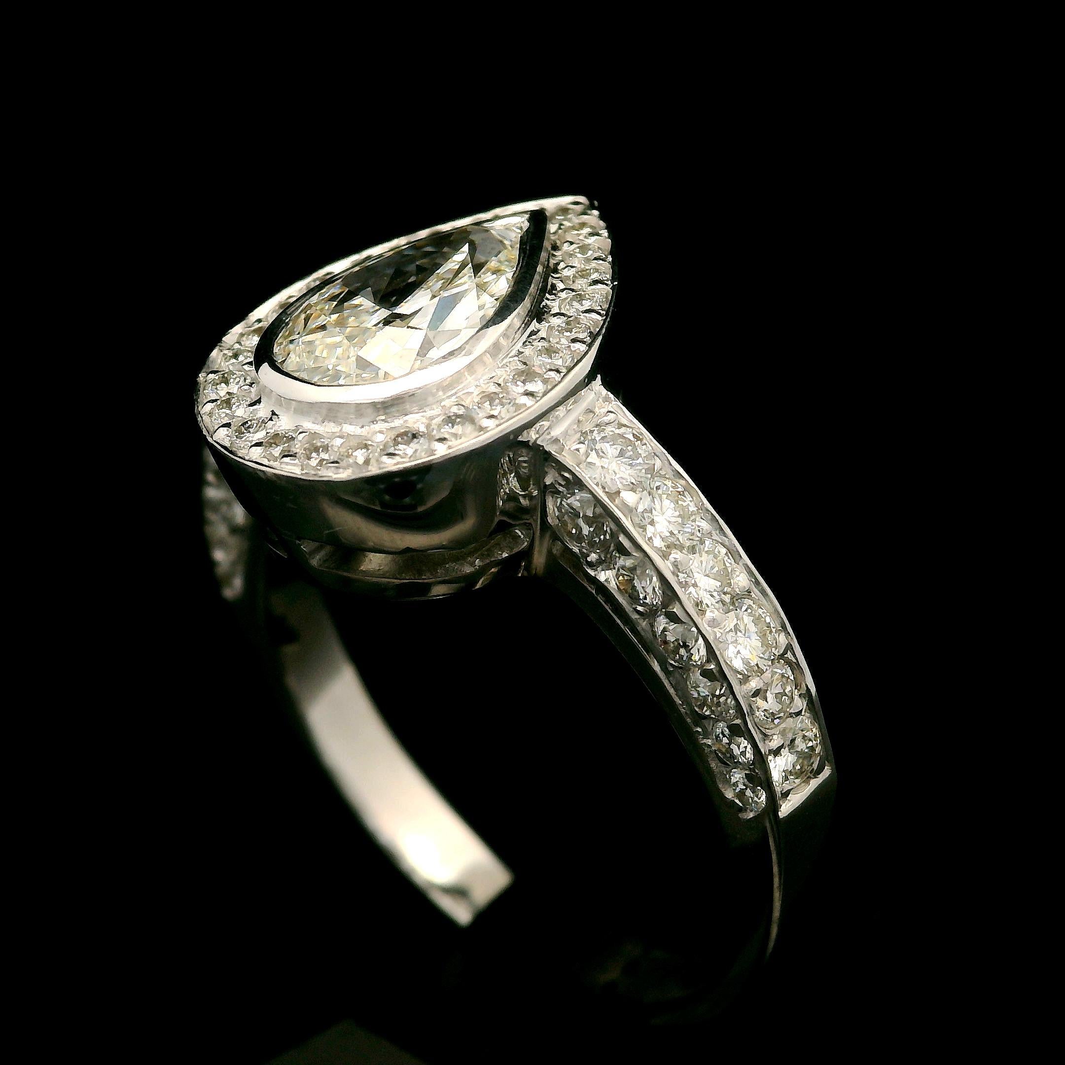 Solid 18k White Gold Gia 1.89ctw Pear Cut Bezel Diamond Solitaire Cocktail Ring For Sale 6