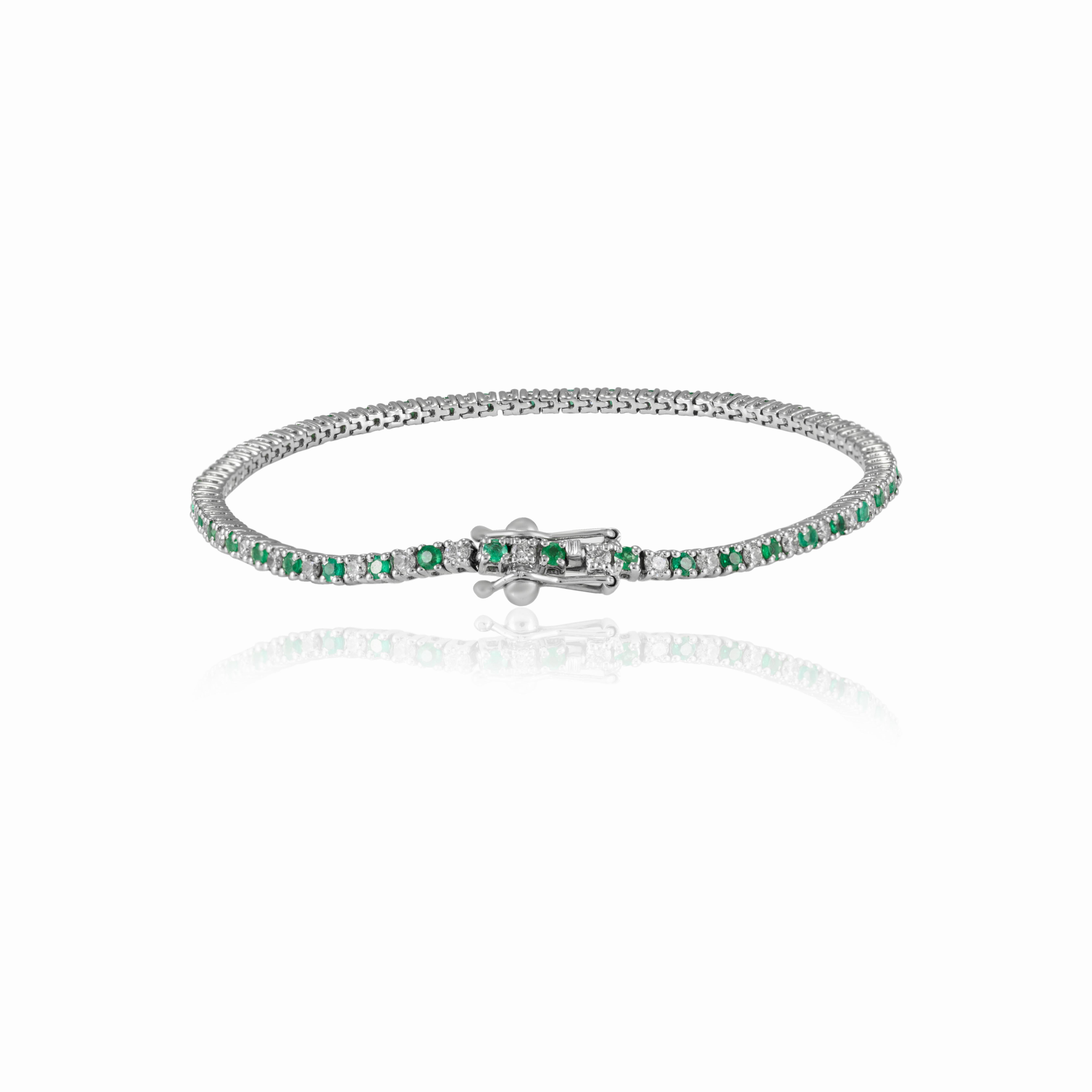 Art Deco Solid 18k White Gold Natural Round-Cut Emerald and Diamond Line Bracelet For Sale