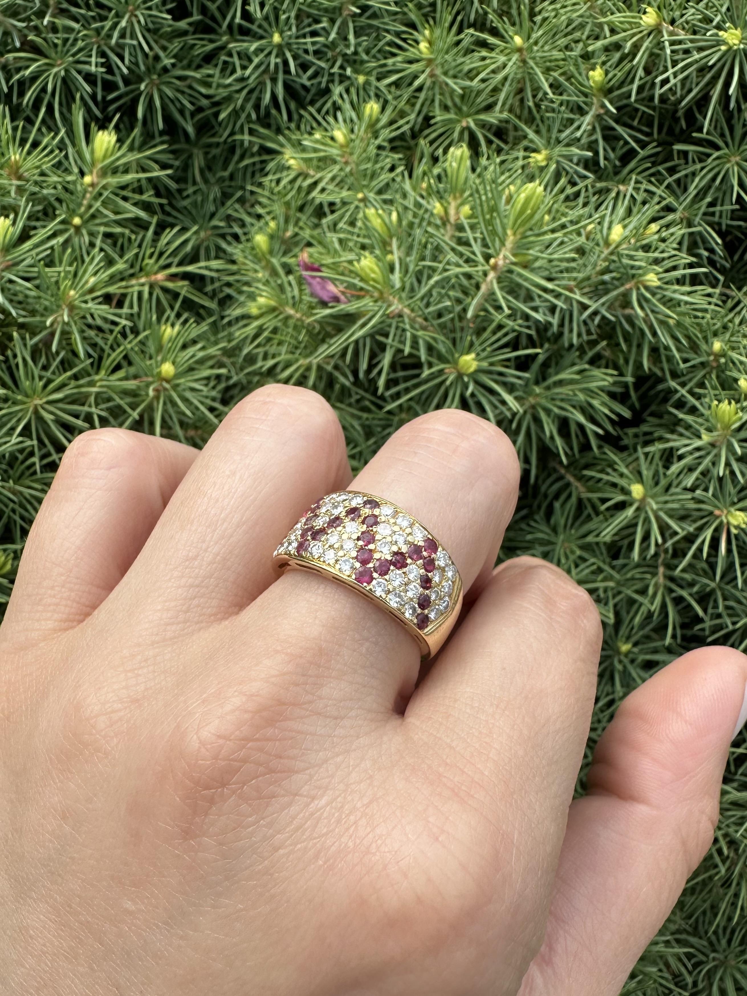 Brilliant Cut Solid 18k Yellow Gold 1.75ctw Pave Ruby & Diamond Wide Zig Zag Band Ring For Sale