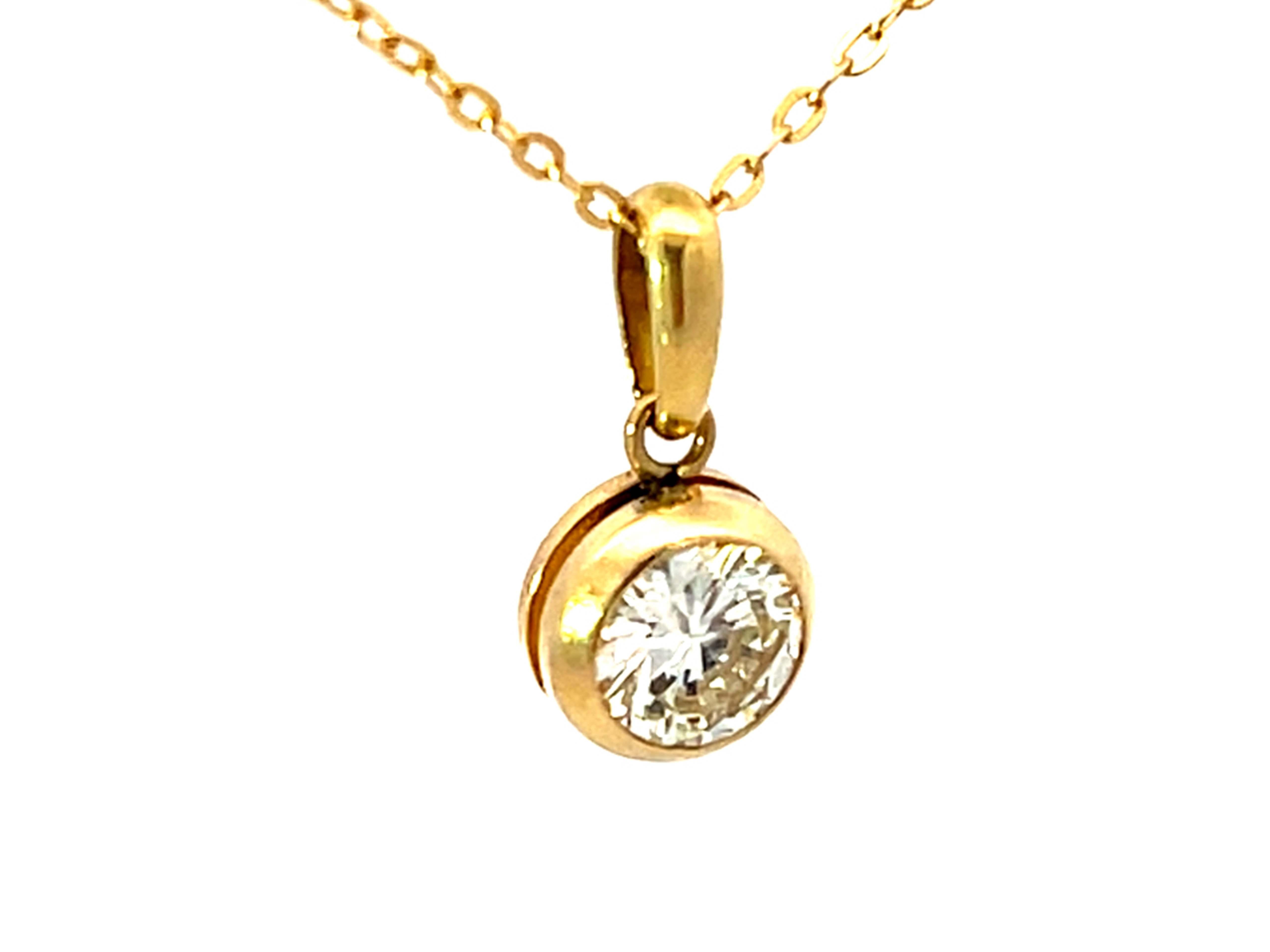 Modern Solid 18k Yellow Gold Diamond Bezel Pendant For Sale