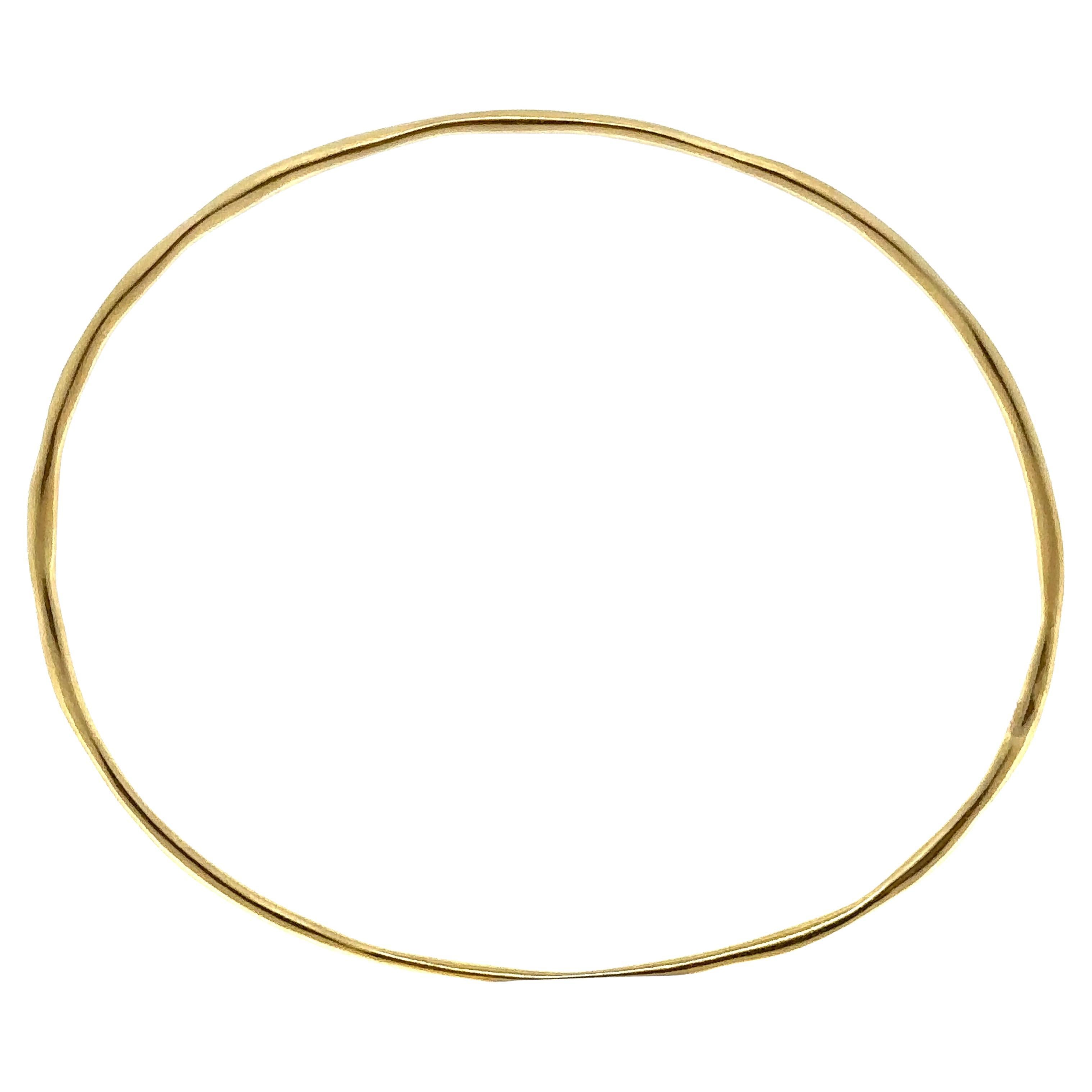 Solid 18k Yellow Gold Free Form Wire Slip on Stackable 7.75" Bangle Bracelet For Sale