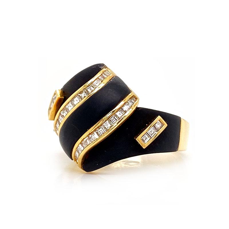 Solid 18 Karat Yellow Gold Genuine Diamond and Black Onyx Ring 6.3g 3