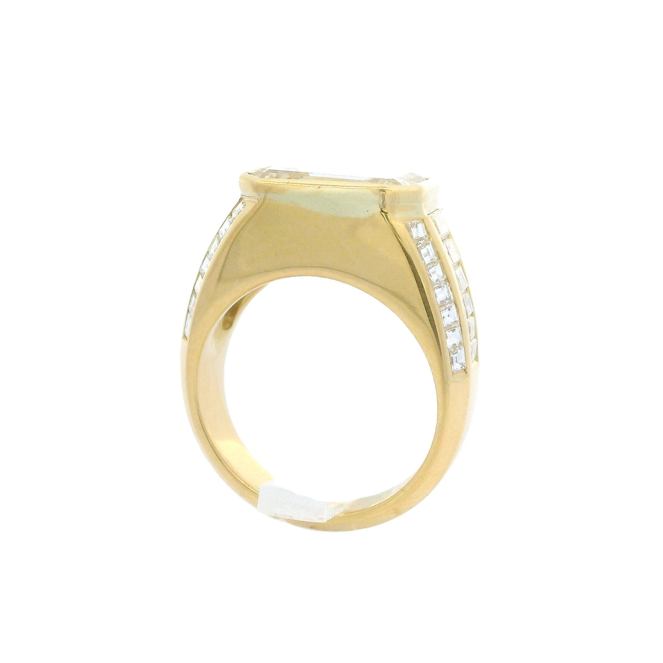 Bague fantaisie en or jaune massif 18 carats avec diamants taille émeraude 6,57 carats certifiés GIA en vente 5