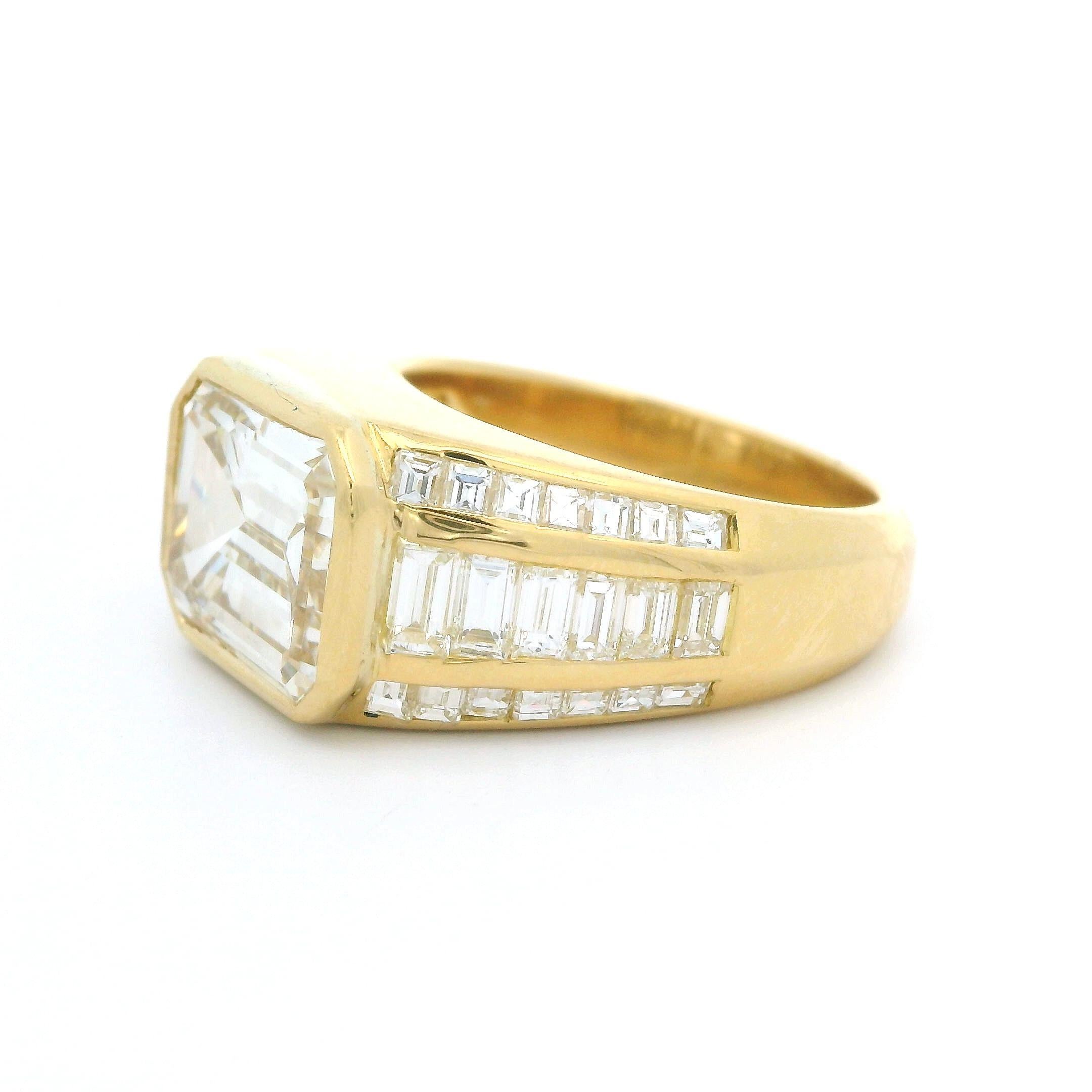 Bague fantaisie en or jaune massif 18 carats avec diamants taille émeraude 6,57 carats certifiés GIA en vente 7