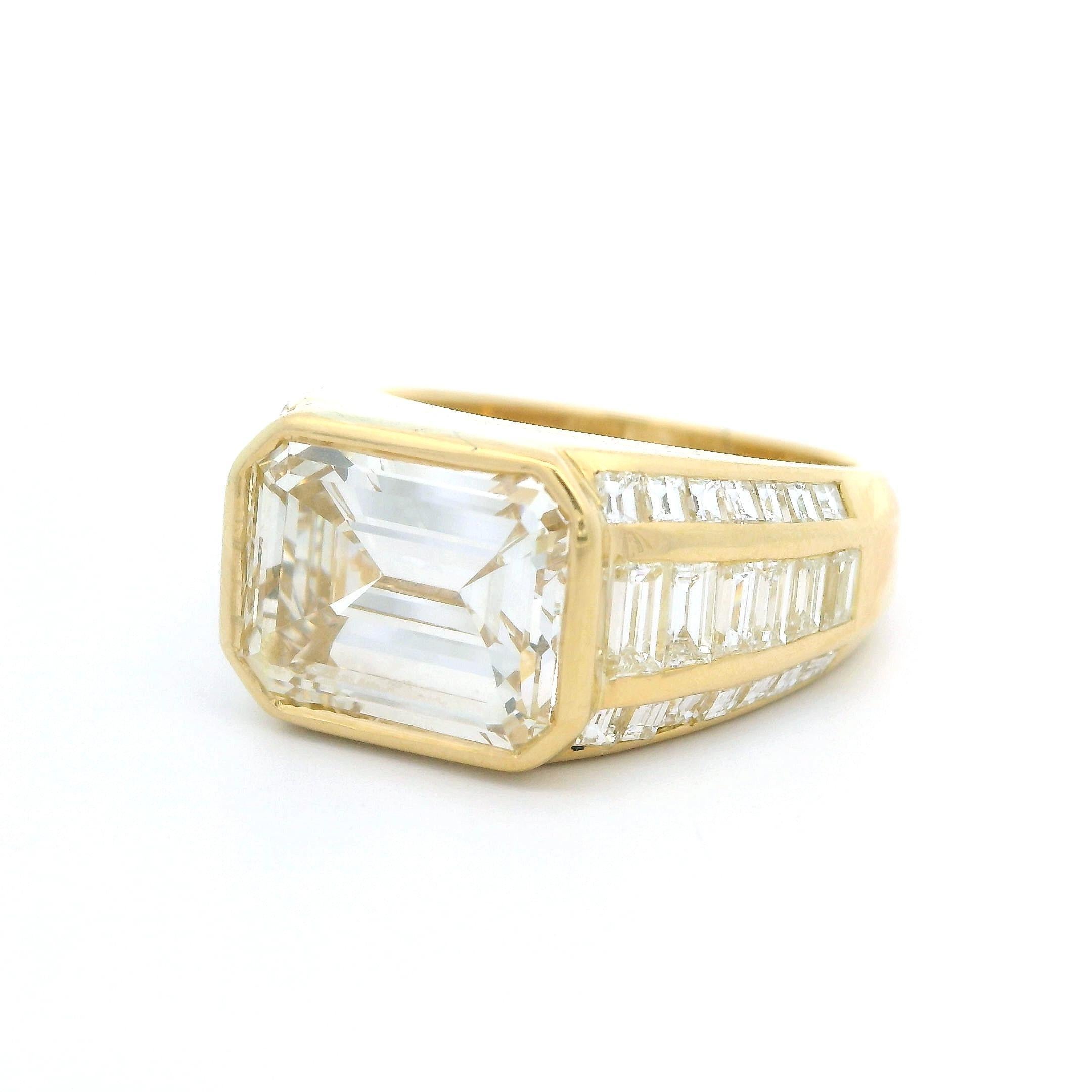 Bague fantaisie en or jaune massif 18 carats avec diamants taille émeraude 6,57 carats certifiés GIA en vente 8