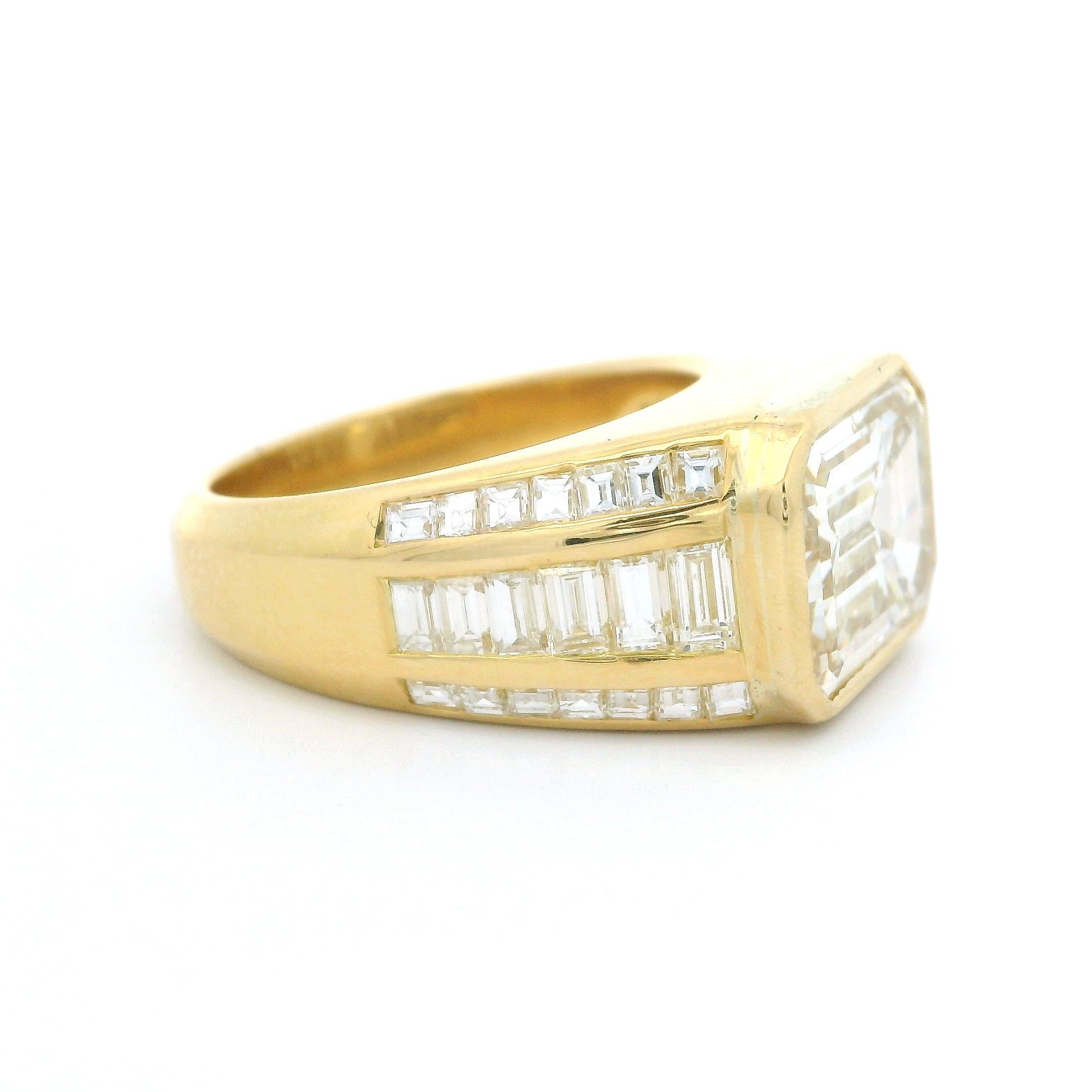 Bague fantaisie en or jaune massif 18 carats avec diamants taille émeraude 6,57 carats certifiés GIA en vente 11
