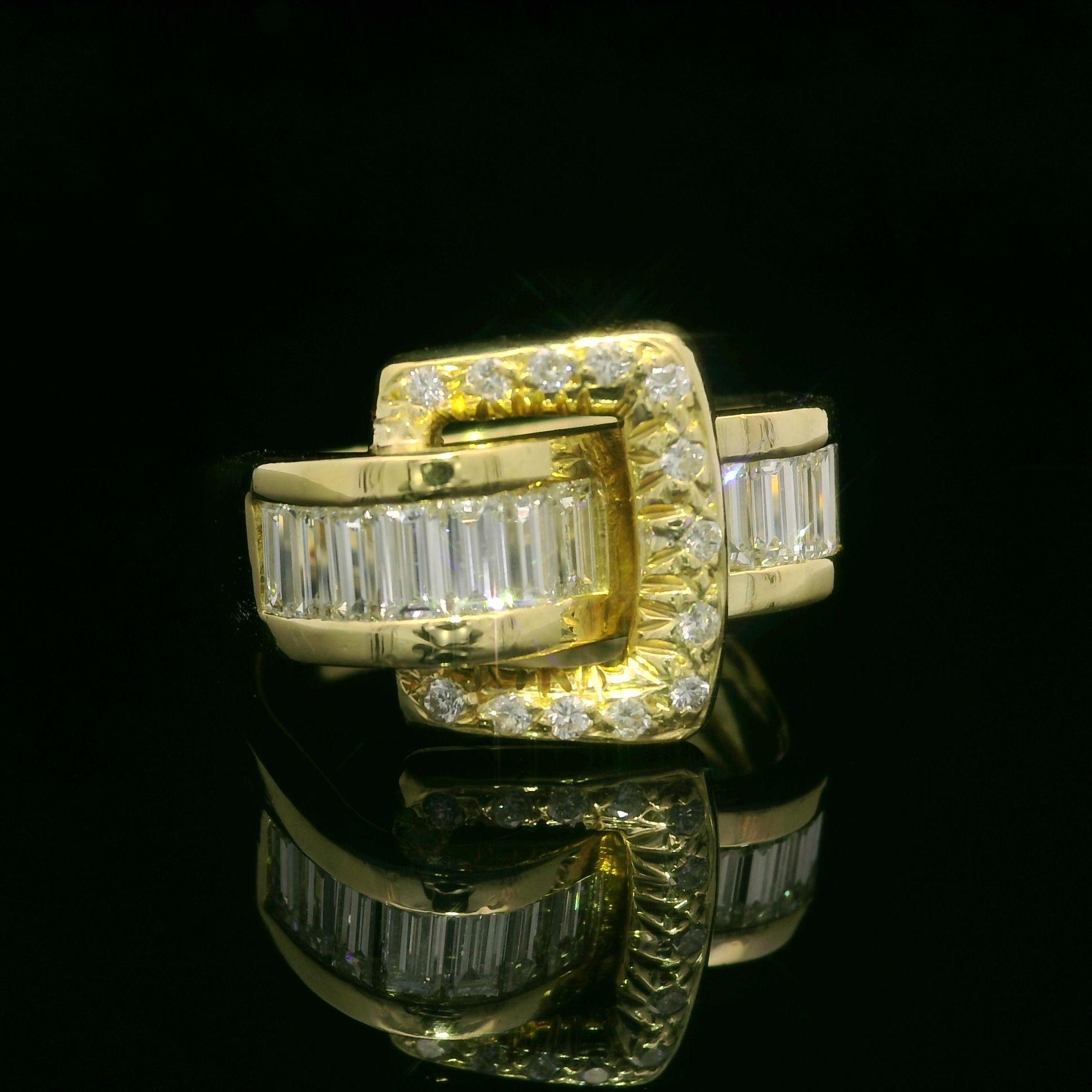 -- Pierre(s) --
(13) Diamants véritables naturels - taille baguette droite - sertis en chaîne - couleur G/H - pureté VS1/VS2 - 1,50ctw (approx.)
(13) Diamants naturels authentiques - taille ronde et brillante - sertis en pavé - couleur G/H - pureté