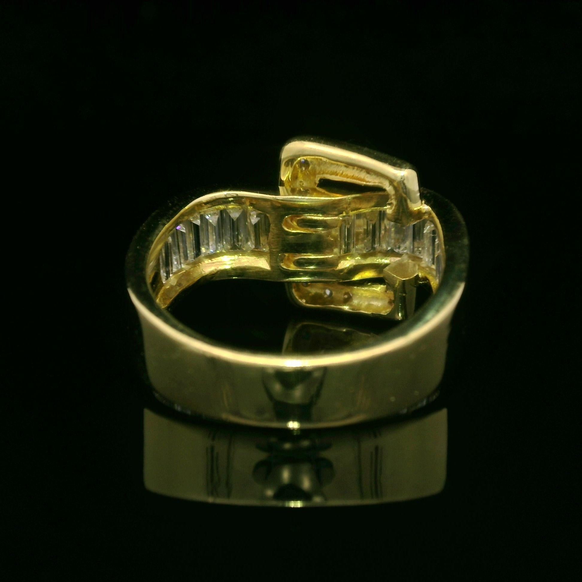 Bague à boucle de 12,9 mm en or jaune massif 18 carats de haute qualité avec diamants de 1,60 ctw Pour femmes en vente