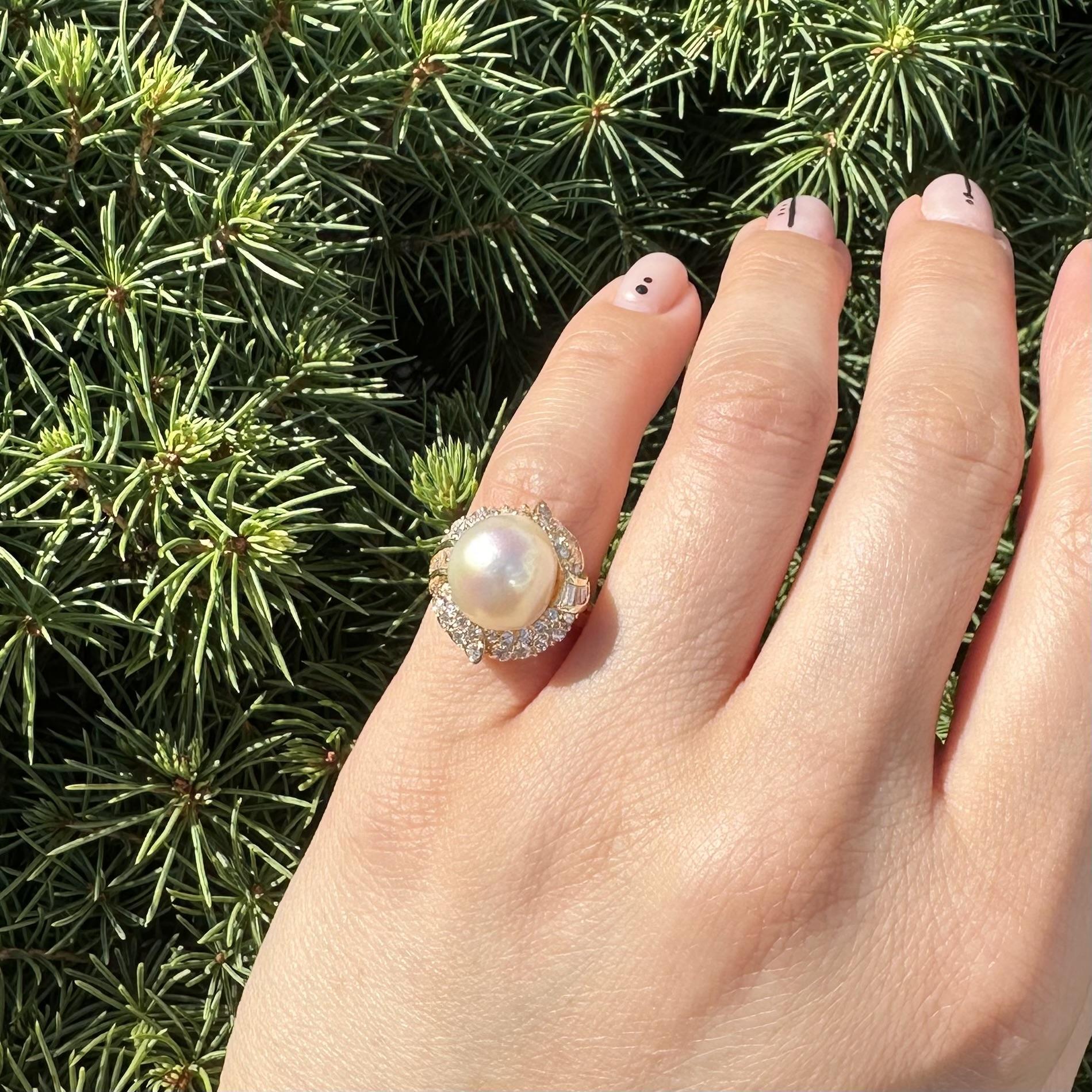 Bague de cocktail en or jaune massif 18k à large perle et diamant de 0,70ctw avec halo évasé en vente 6