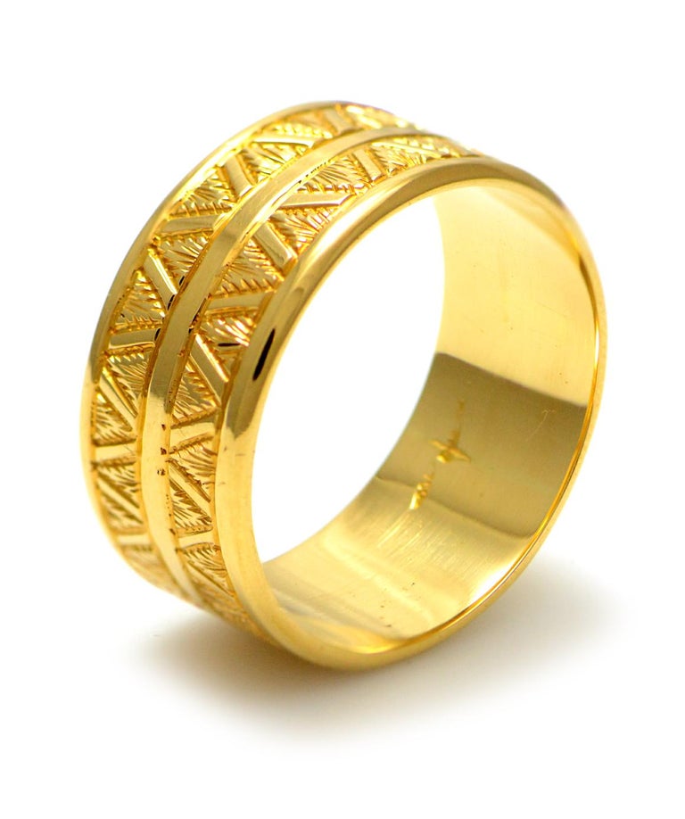 Solid 18 Karat Yellow Gold Men's Engraved Band For Sale at