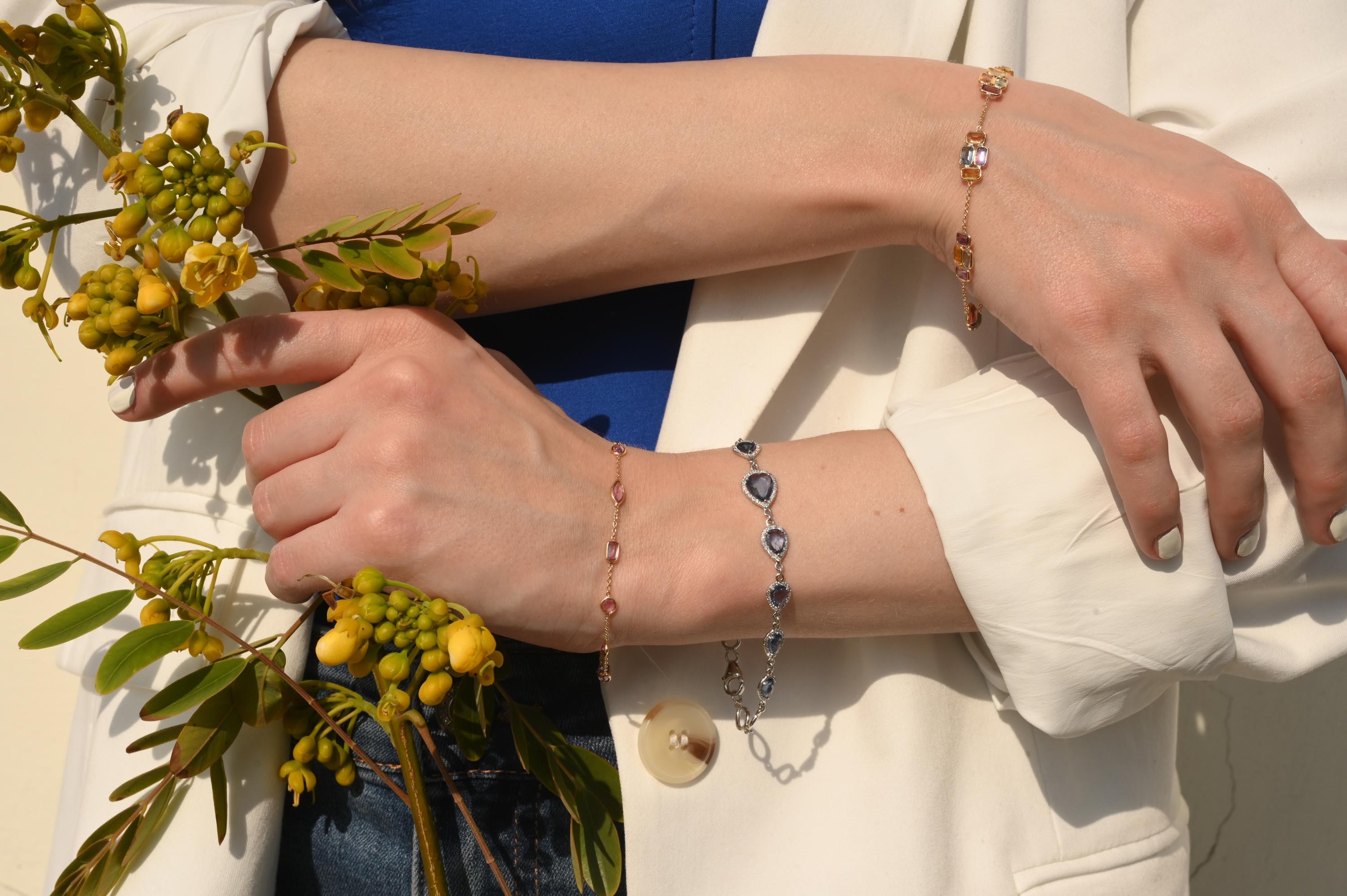 Solid 18k Yellow Gold Multi Sapphire Women Chain Bracelet For Sale 4