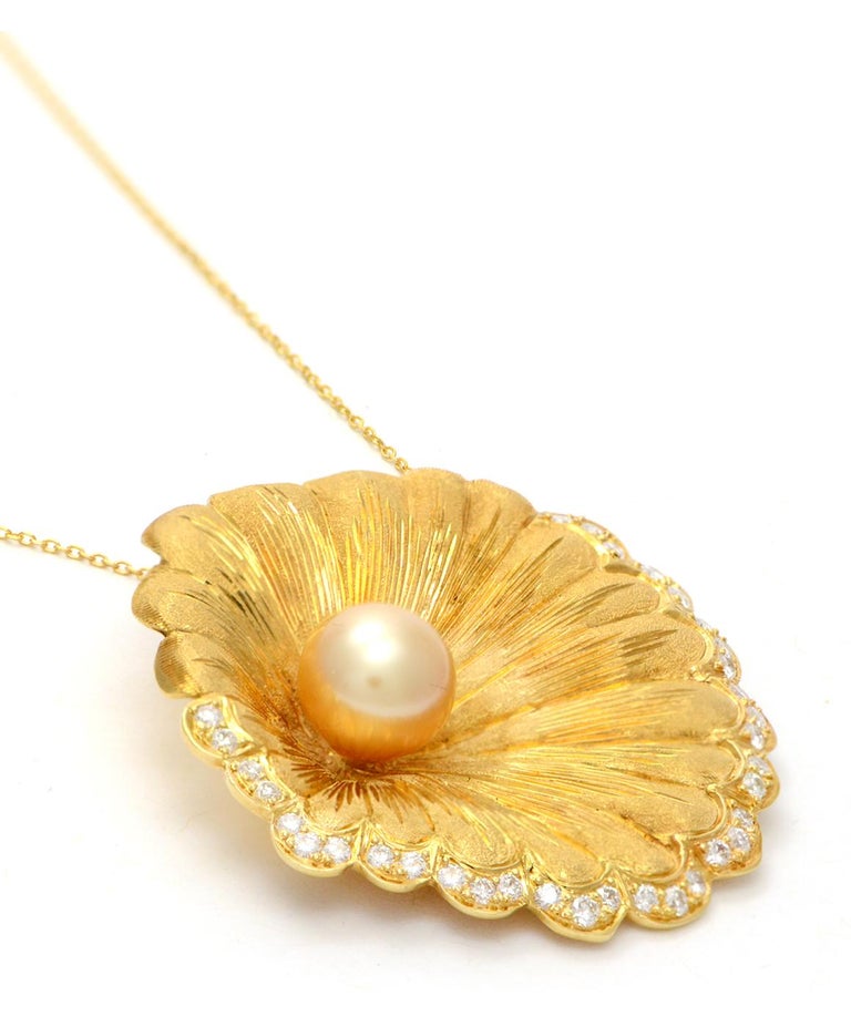 Solid 18 Karat Gold Oyster with Pearl and Genuine Diamond Necklace, 18.
