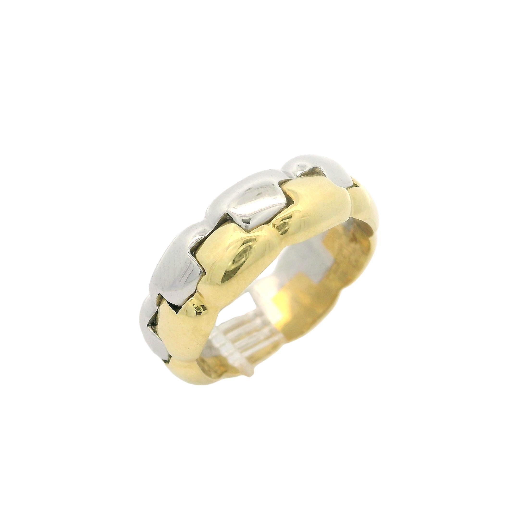 Anneau d'éternité imbriqué en or jaune massif 18 carats et platine 6,6 mm, taille 5,5 Excellent état - En vente à Montclair, NJ