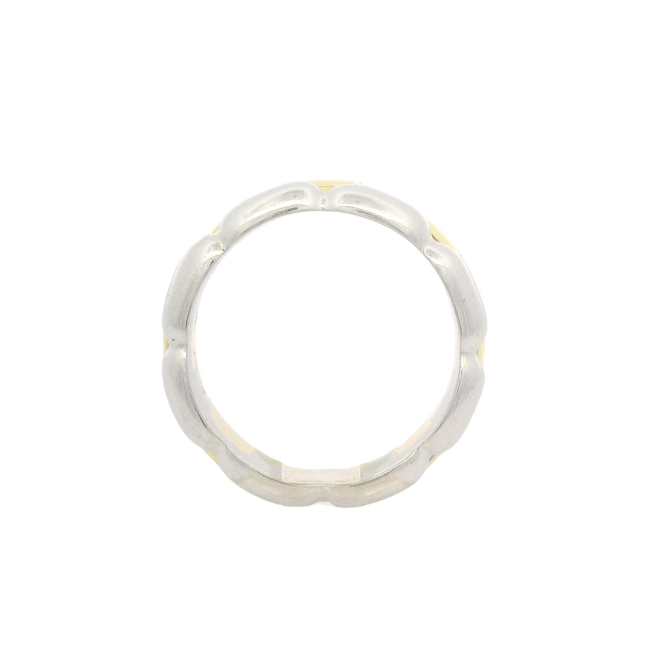 Anneau d'éternité imbriqué en or jaune massif 18 carats et platine 6,6 mm, taille 5,5 en vente 1