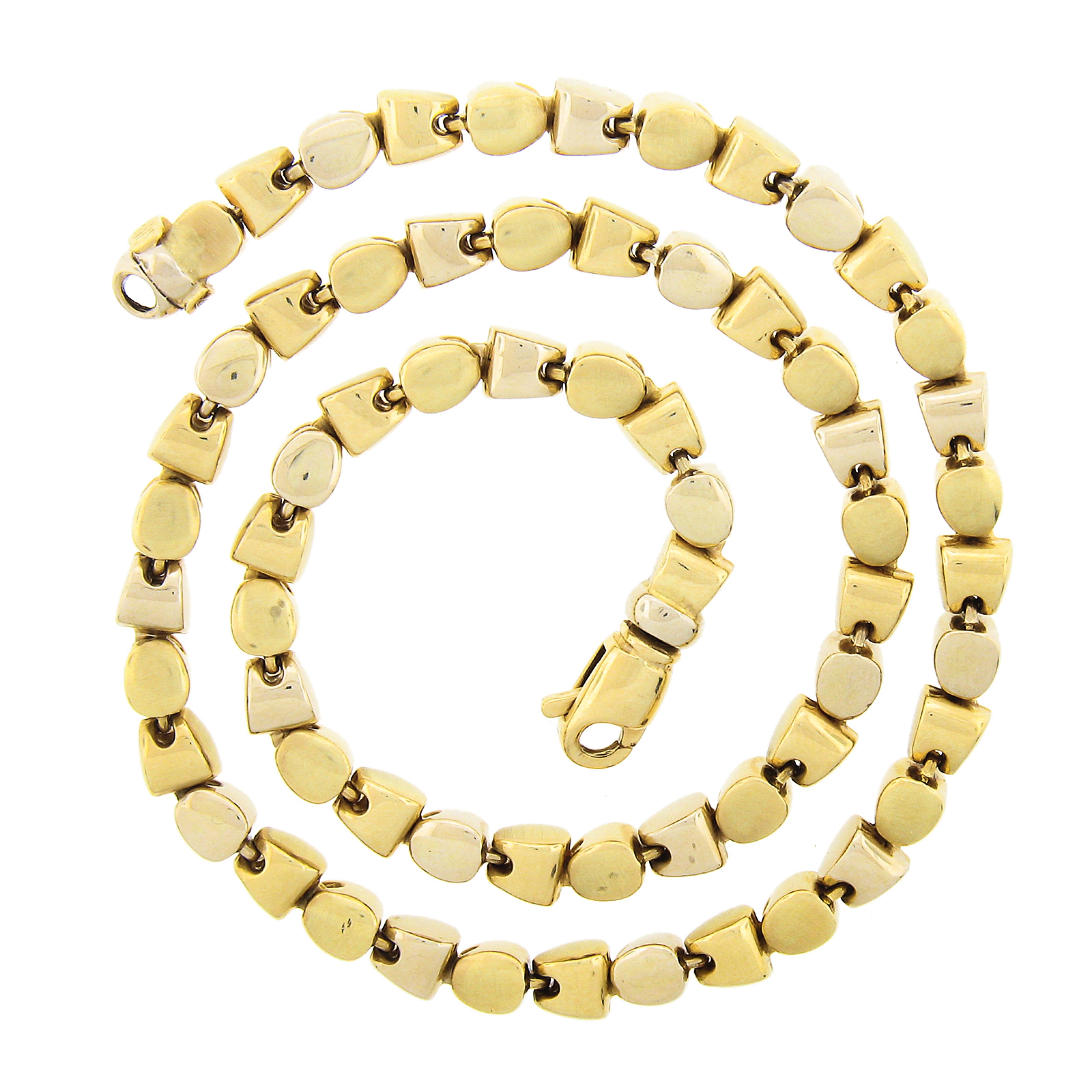 Donna Collana a maglie geometriche in oro giallo massiccio 18k con finitura lucida e spazzolata in vendita