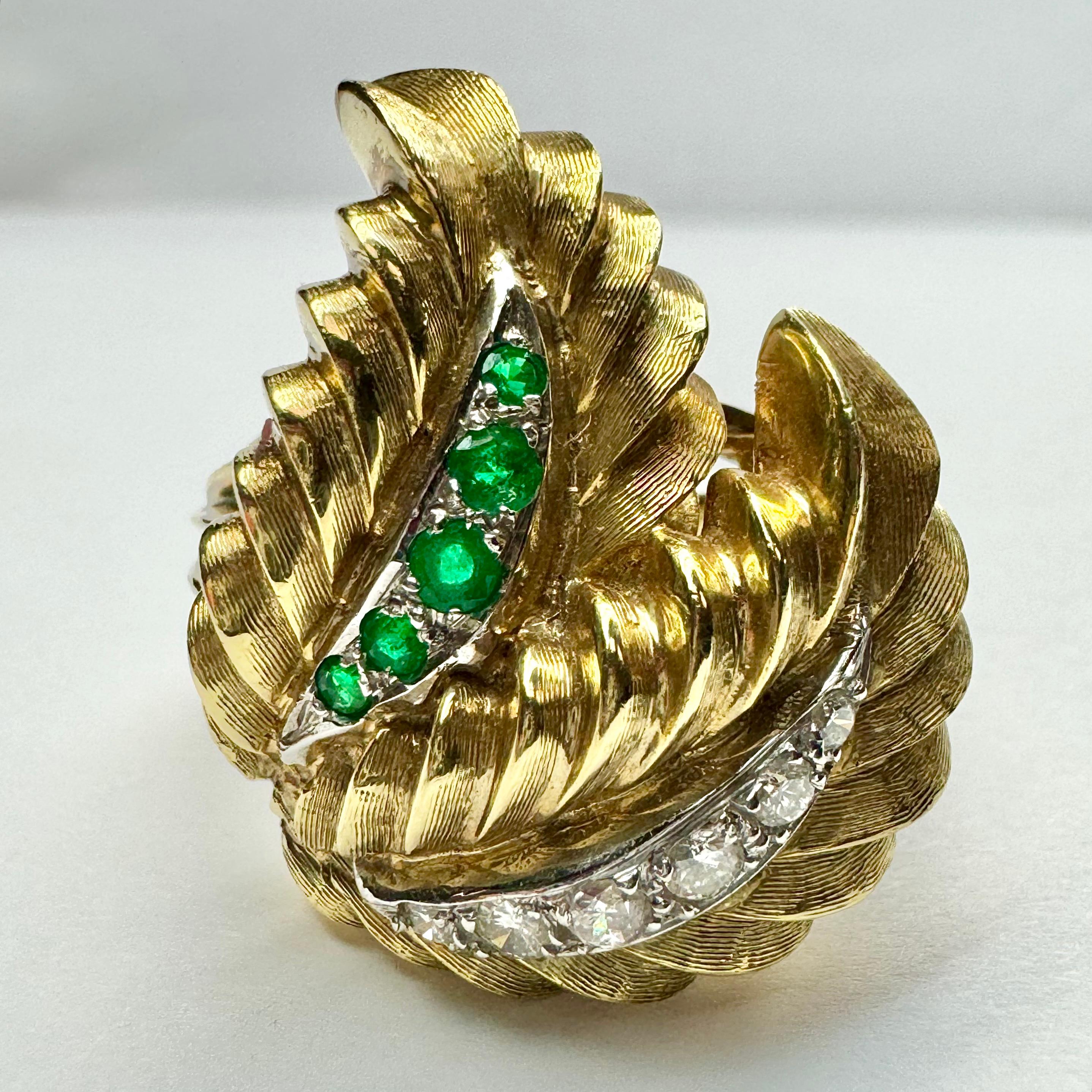 Round Cut Solid 18k Yellow , Vintage Emerald and Diamond Ring For Sale