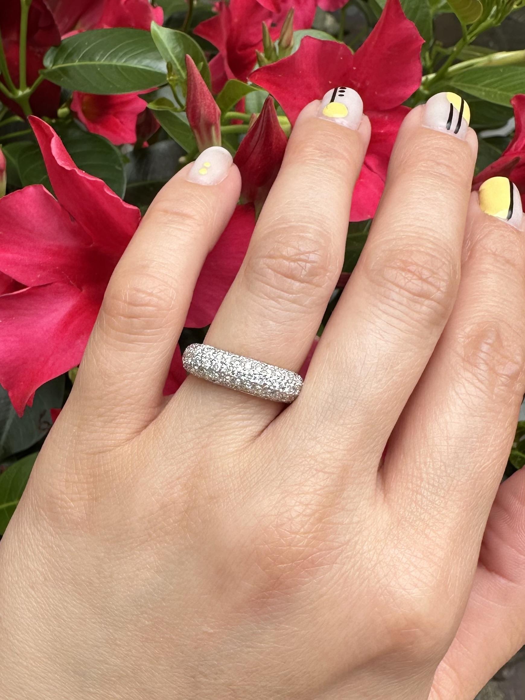 Massive 18k Gelb & Weiß Gold 1ctw Pave Diamond 5 Row Domed Band Ring im Angebot 3
