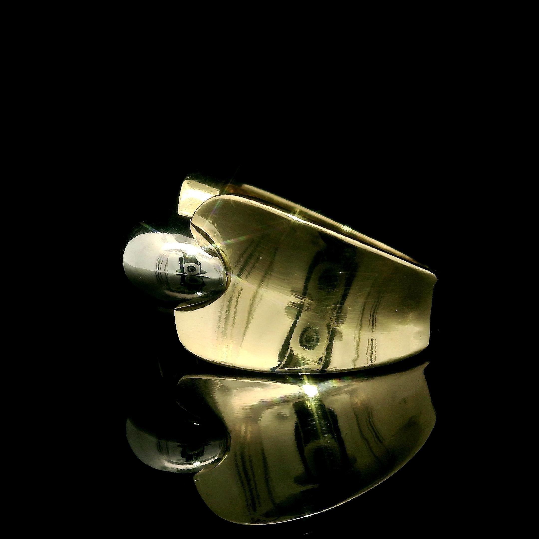 Solid 18k Yellow & White Gold Polished Finish 12.1mm Wide Cigar Band Ring For Sale 7