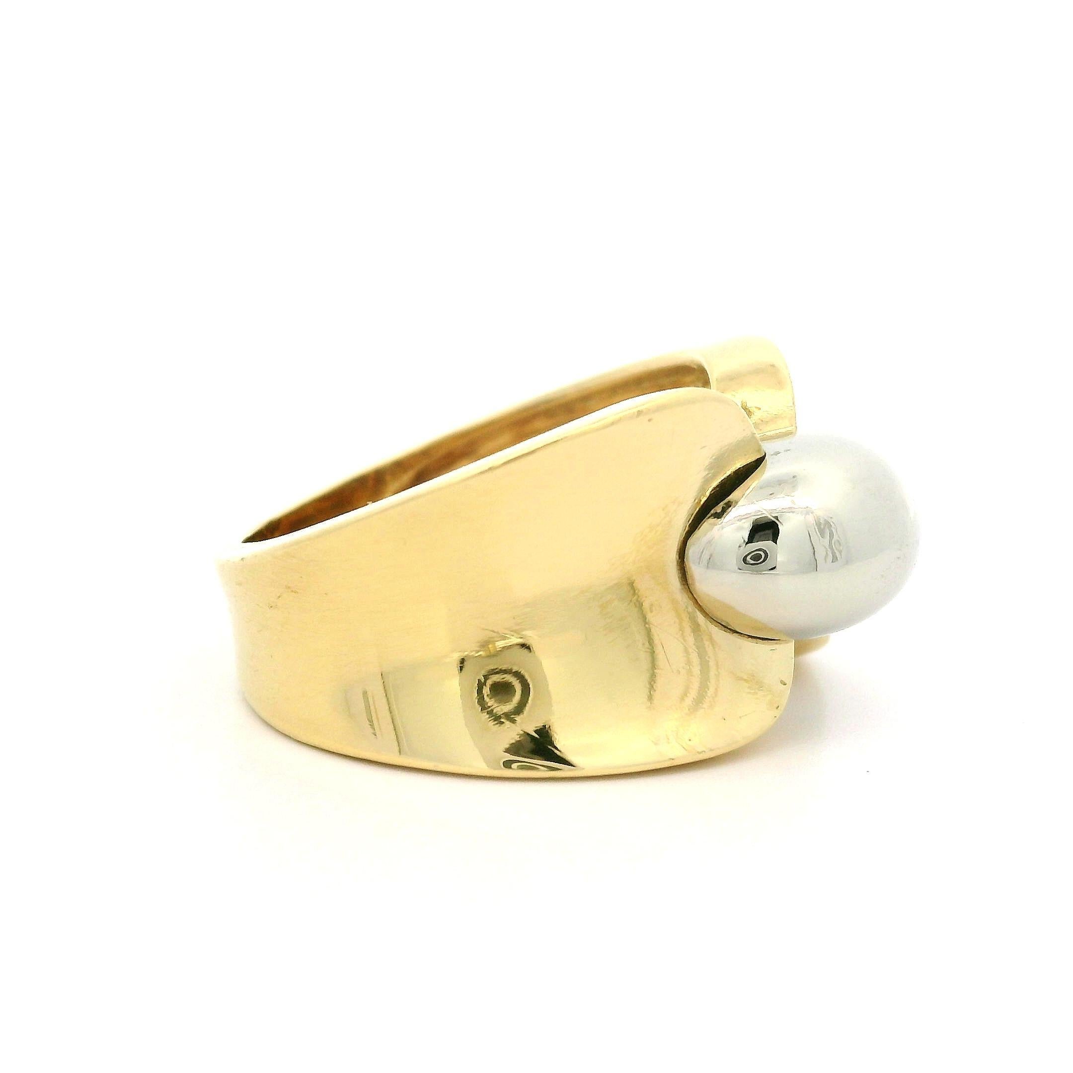 Solid 18k Yellow & White Gold Polished Finish 12.1mm Wide Cigar Band Ring For Sale 3