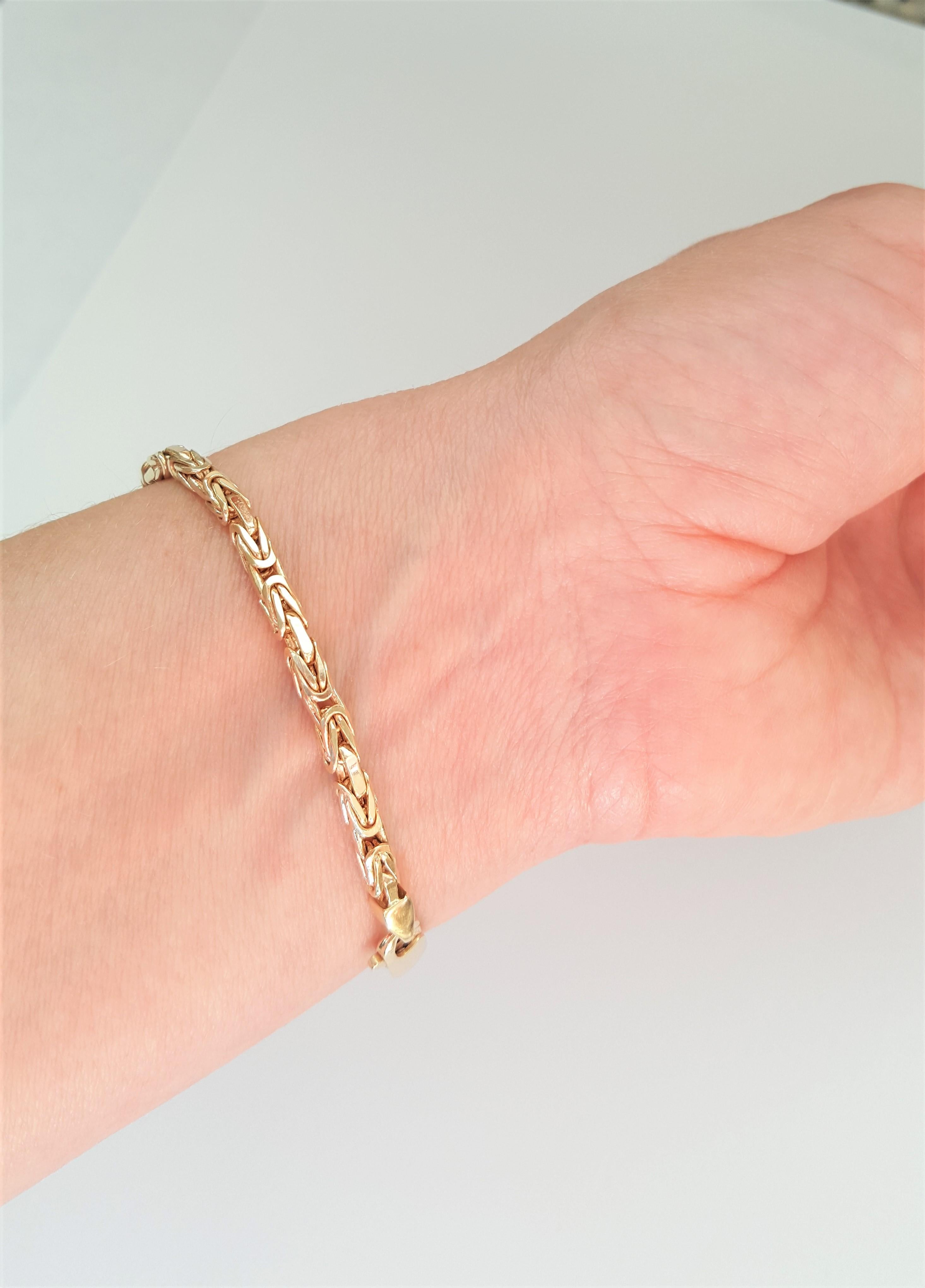 Women's or Men's Solid 18 Karat Yellow Gold Byzantine Link Bracelet, 16.8gr