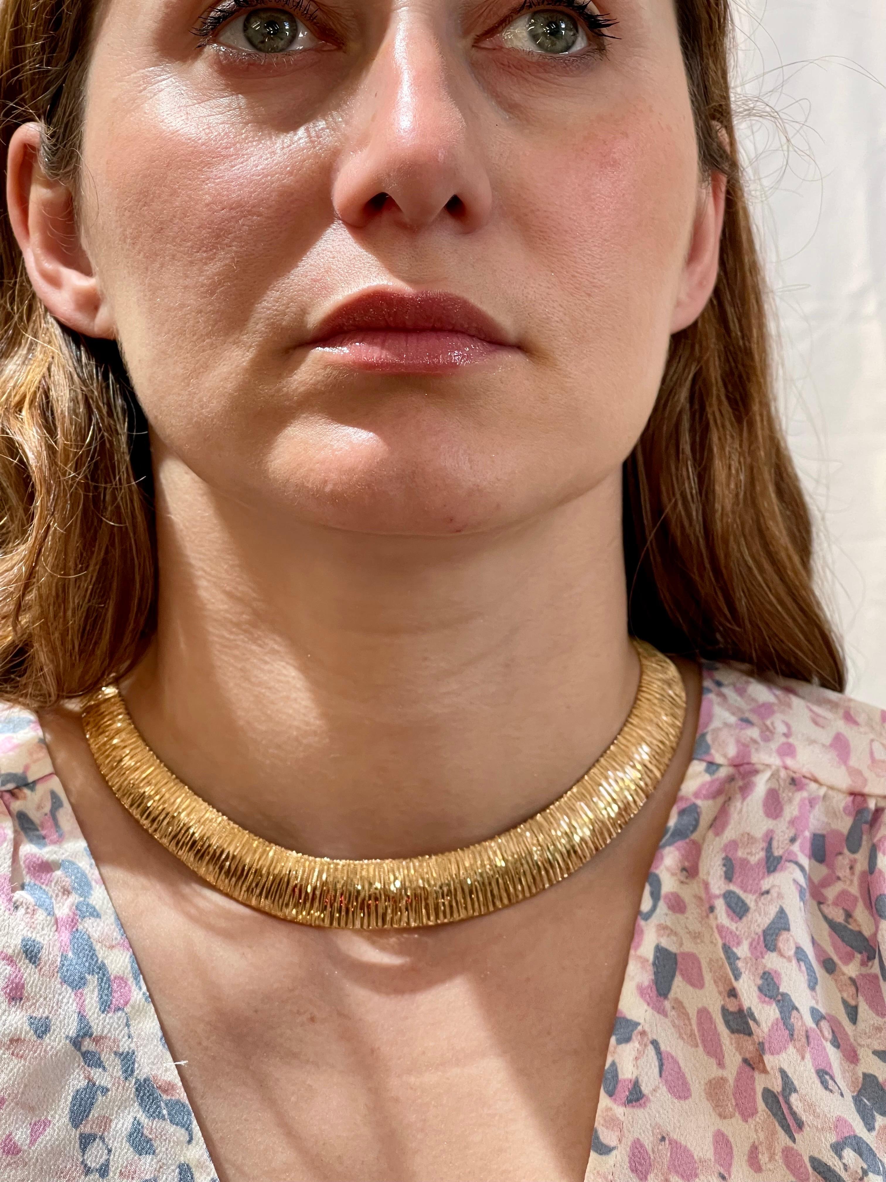 Solid 18Kt Yellow Gold Cleopatra Collar Bib Necklace Choker & Bracelet 68gm  For Sale 2