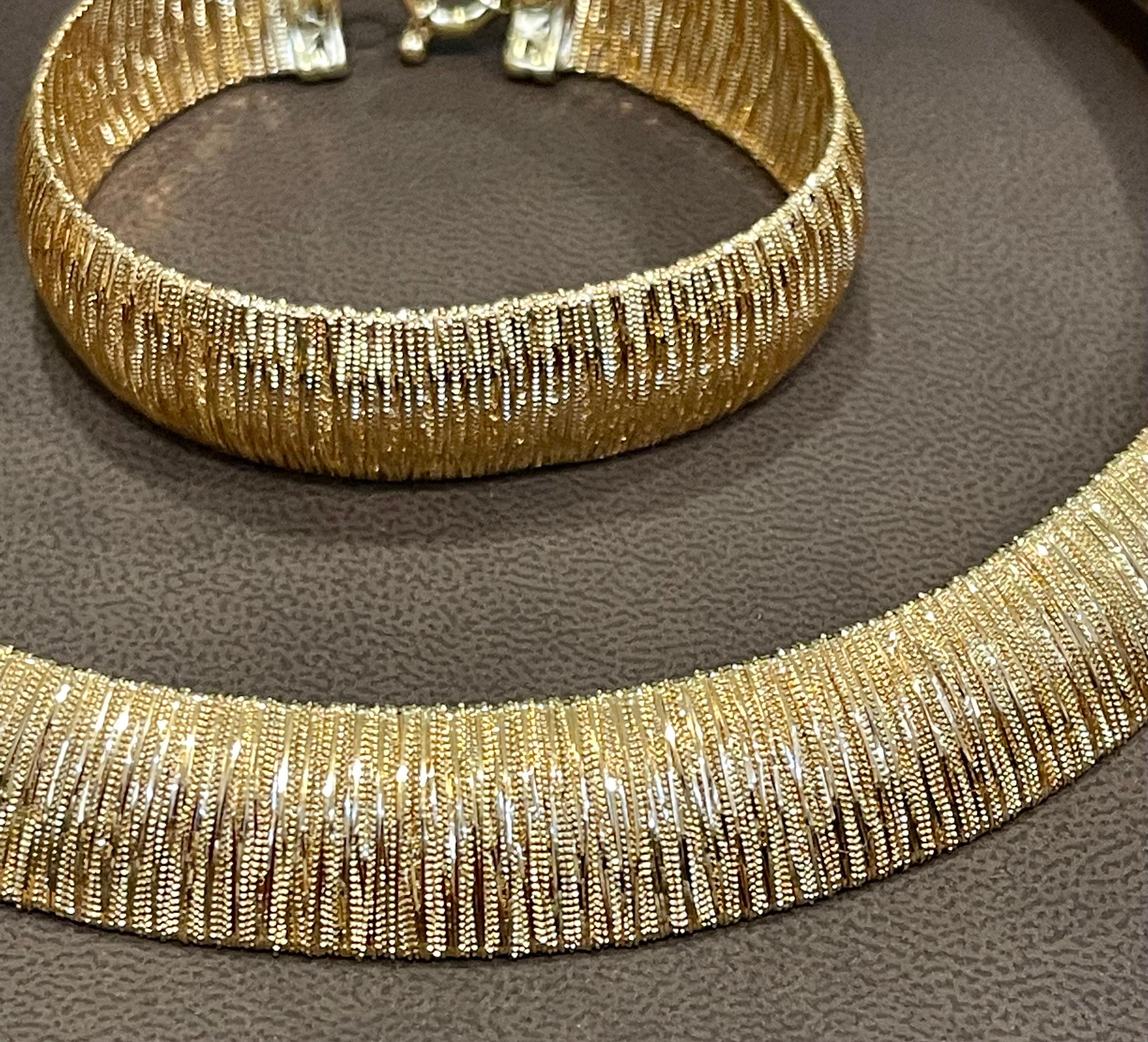Women's Solid 18Kt Yellow Gold Cleopatra Collar Bib Necklace Choker & Bracelet 68gm  For Sale