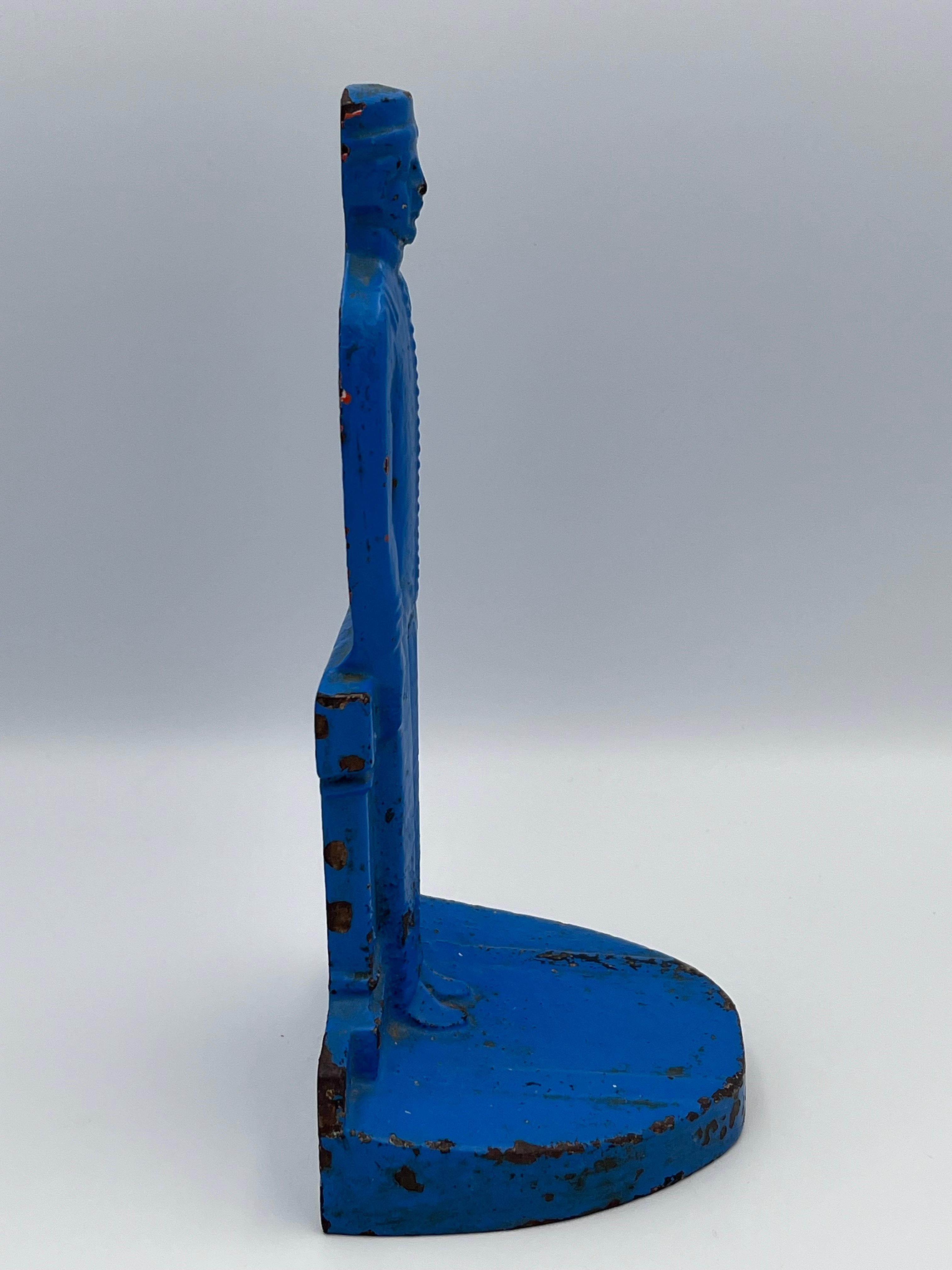 Inizio XX secolo Solido esemplare del 1920 in stile Art Deco di Judd Co. Fermaporta campanaro in ghisa blu in vendita