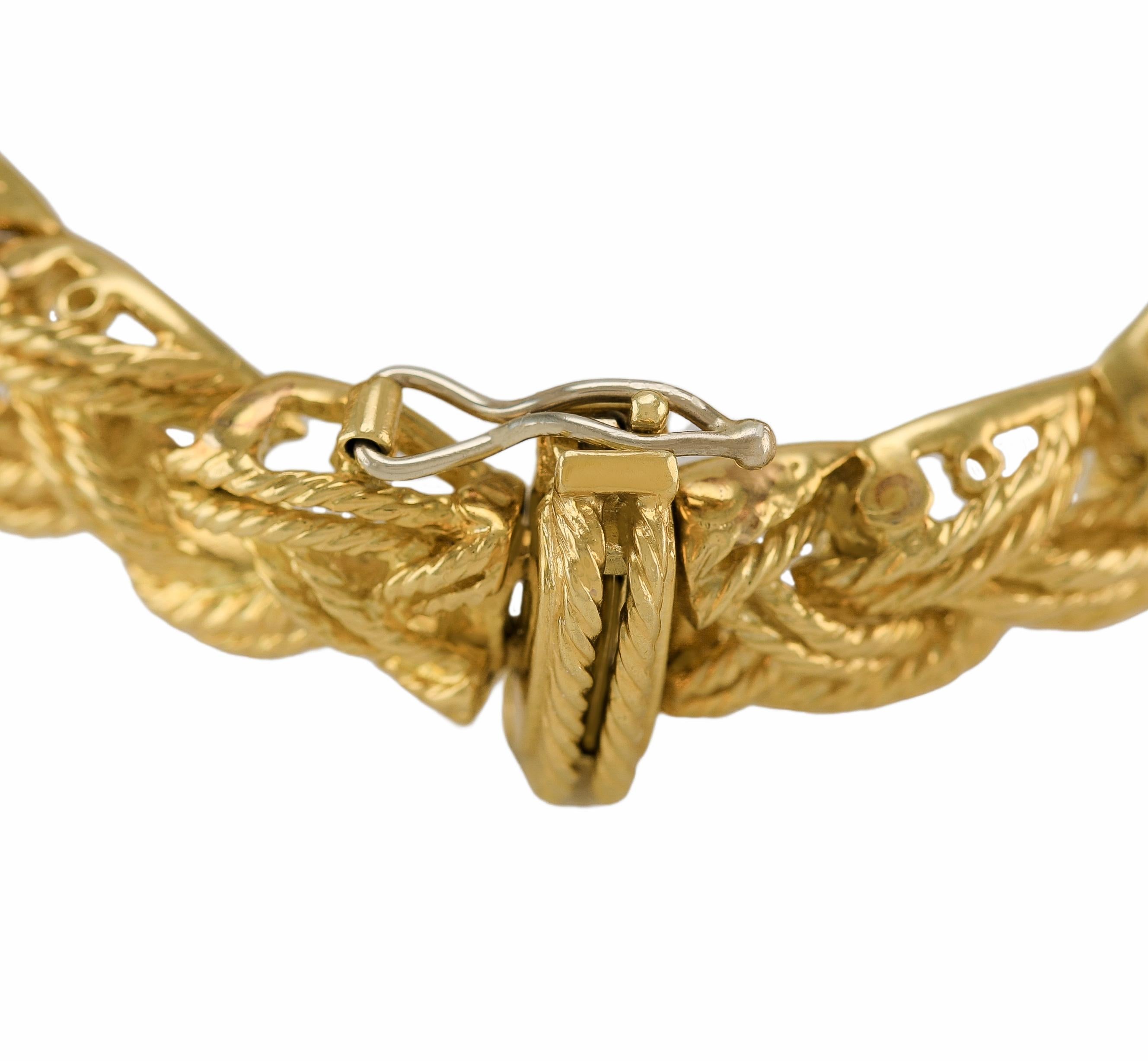 Women's Solid 1960s 18 Karat Gold Diamond 4.50 Carat Bracelet For Sale