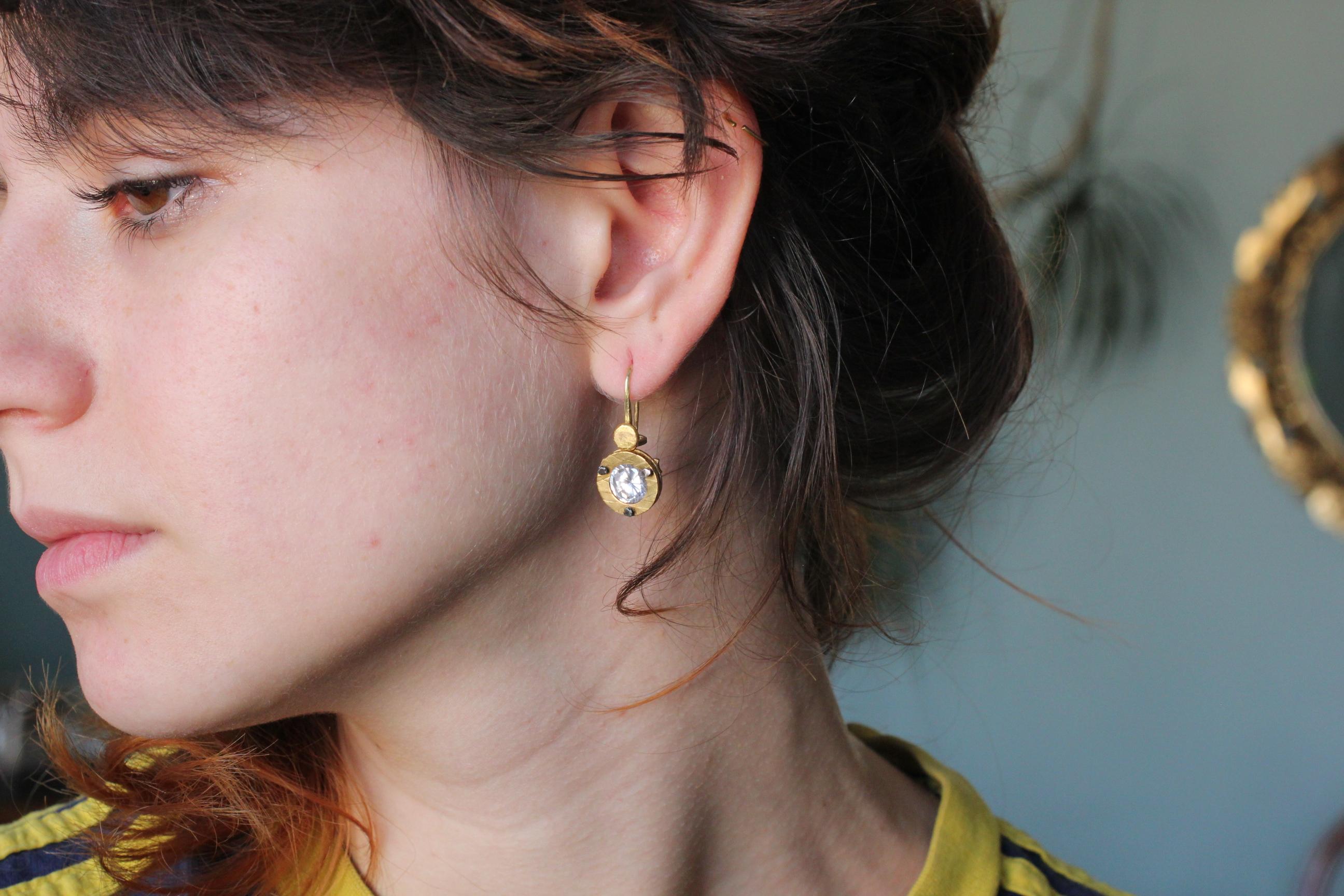 Boucles d'oreilles pendantes contemporaines en or massif 21-22 carats pour mariage AB Jewelry, NYC en vente 10