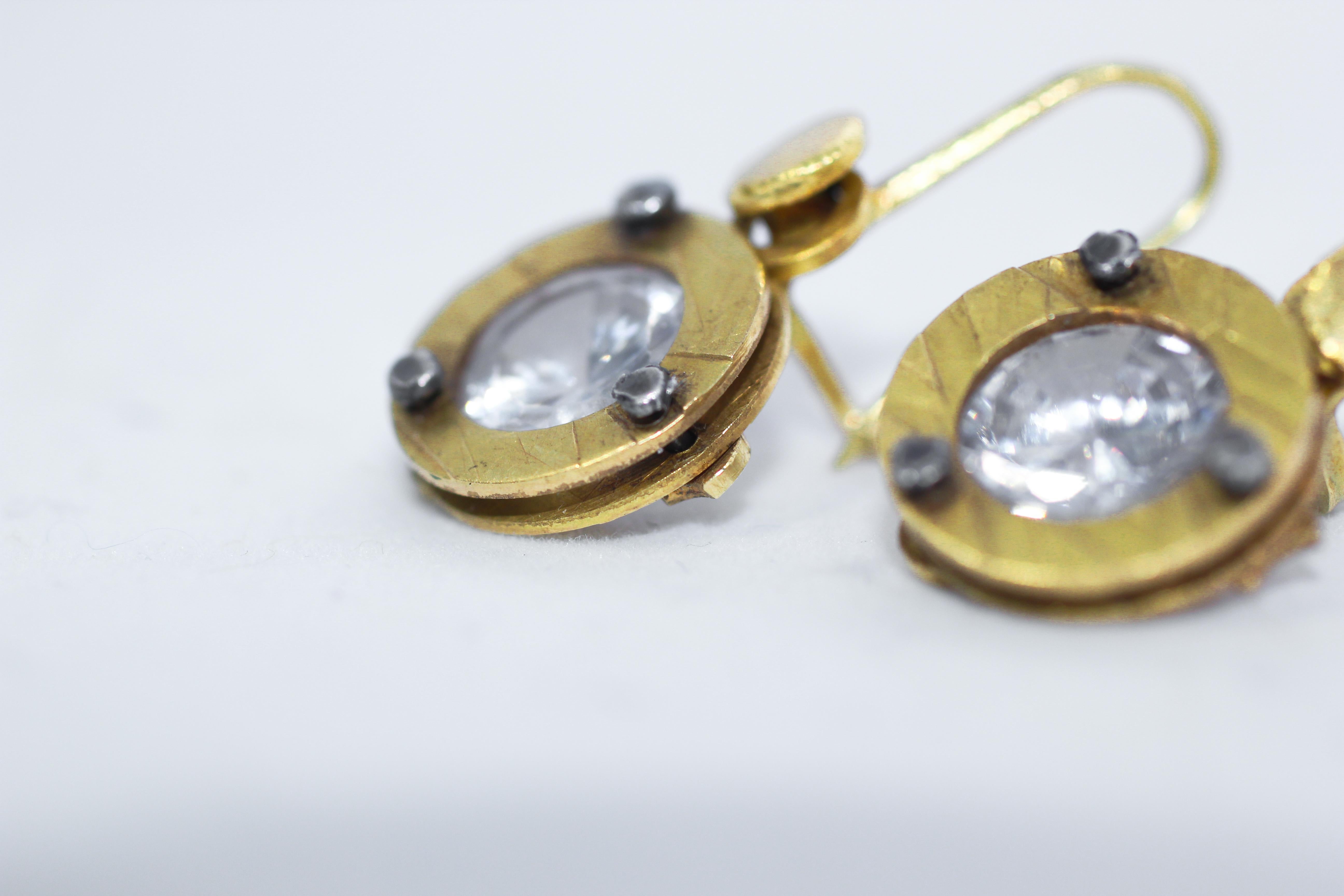 Boucles d'oreilles pendantes contemporaines en or massif 21-22 carats pour mariage AB Jewelry, NYC Unisexe en vente