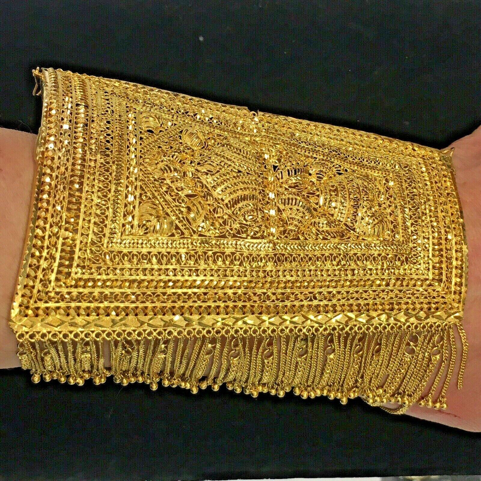 Bracelet filigrane en or massif 22 carats 160.9 grammes État moyen - En vente à Los Angeles, CA