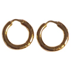 Solide 22k Gold Huggie Snap Hoops