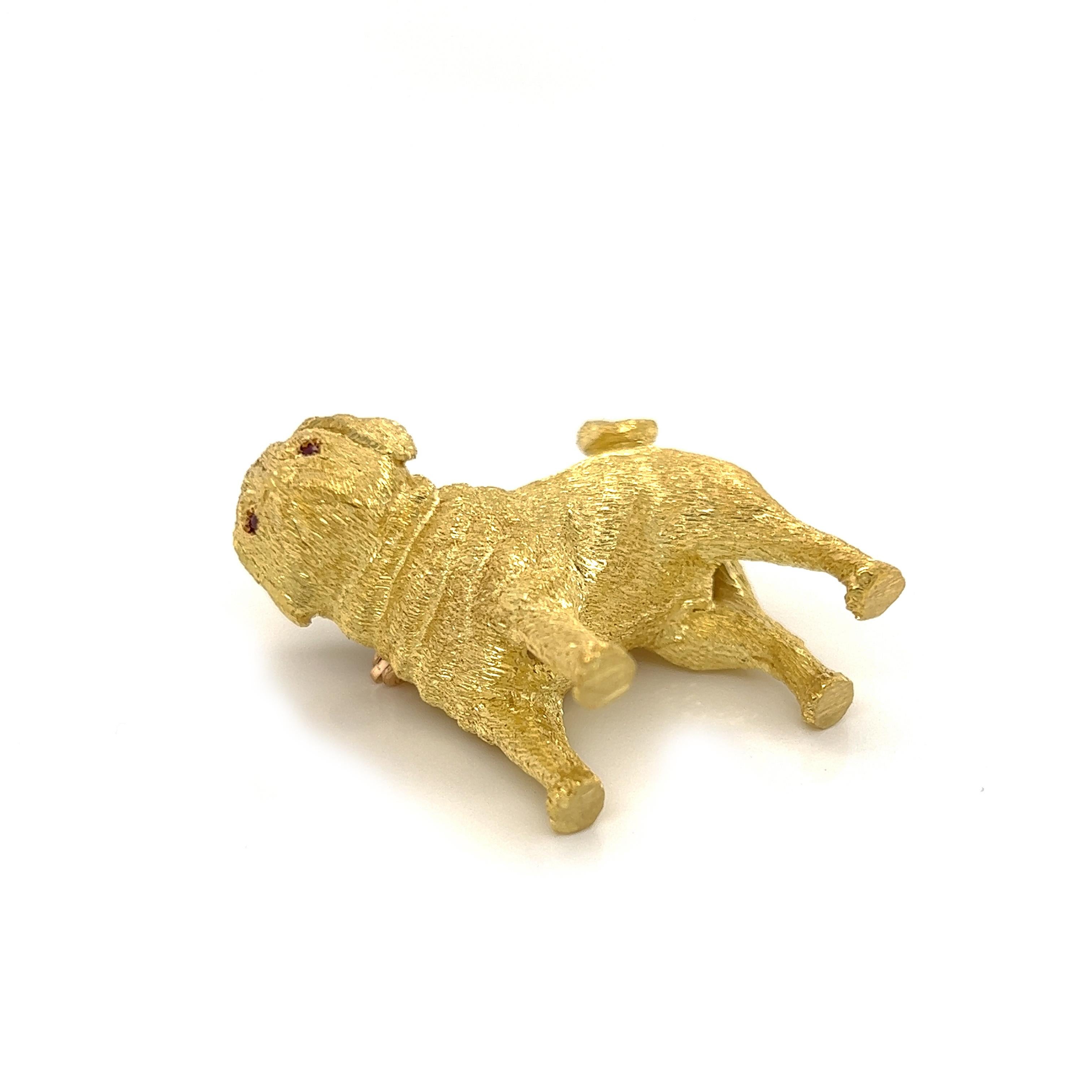 Solid 3D Full Figure Standing Pug Dog 18k Yellow Gold Brooch In Excellent Condition For Sale In Boca Raton, FL