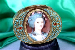 Solid 750 (18K) Gold Snuffbox - 17th Century