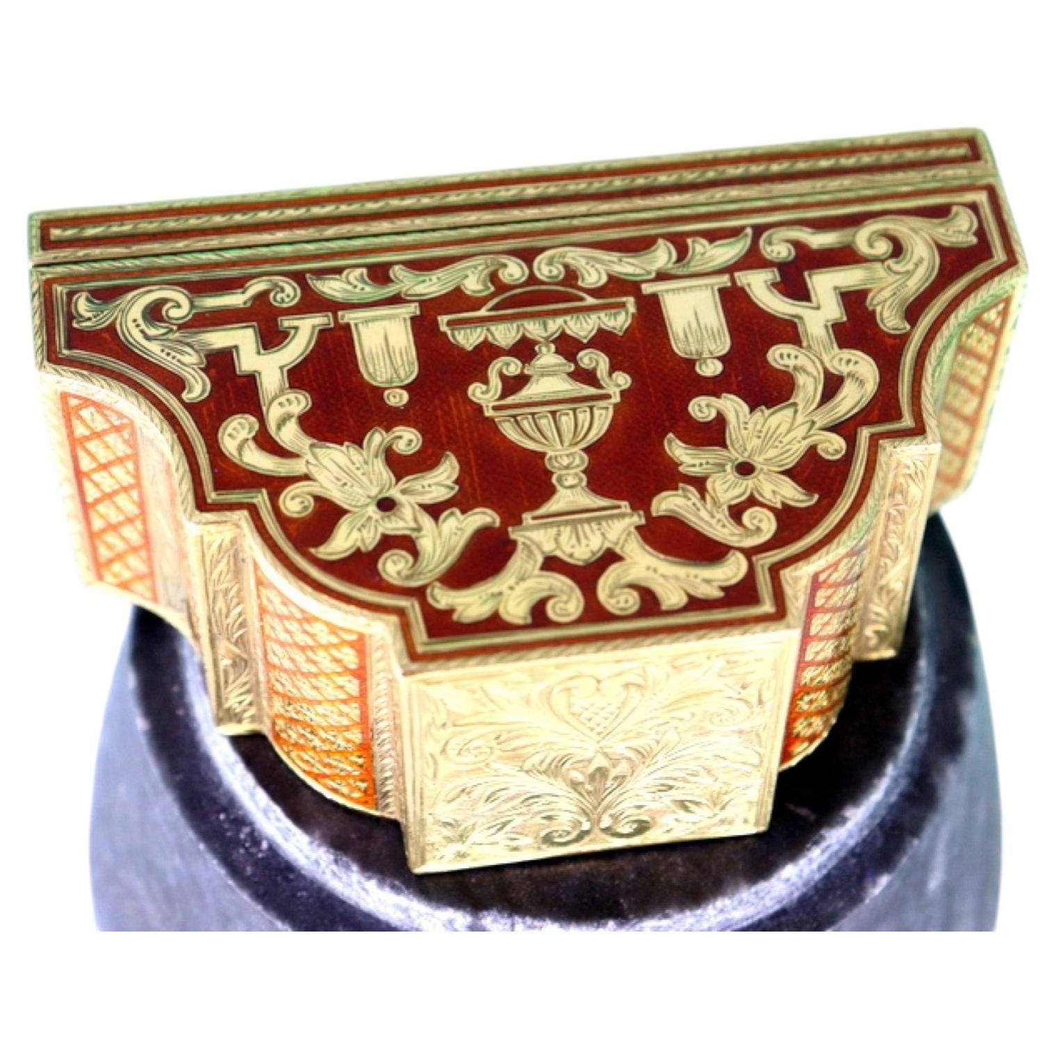 Solid 750 (18K) Gold Snuffbox - 17th Century For Sale