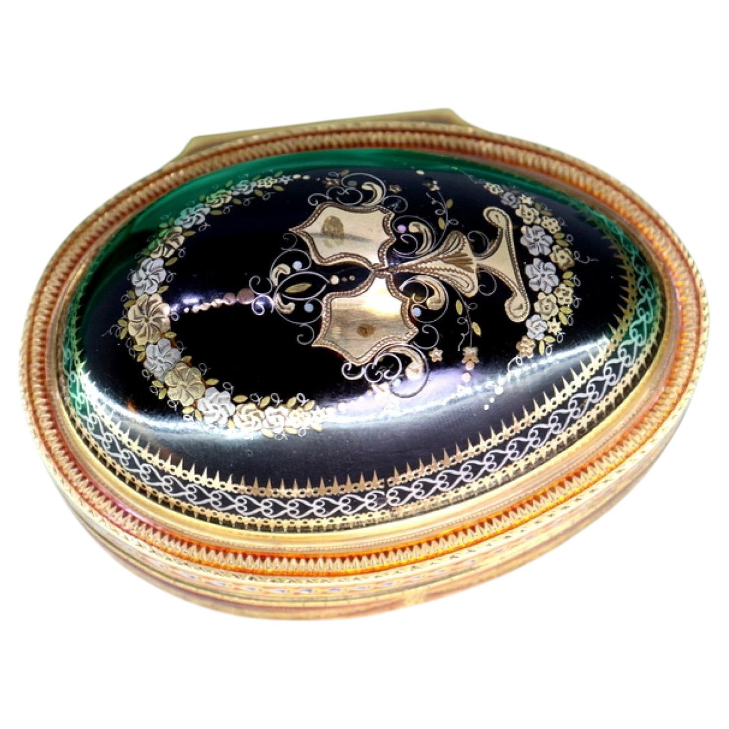 Solid 750 (18K) Gold Snuffbox - 17th Century For Sale