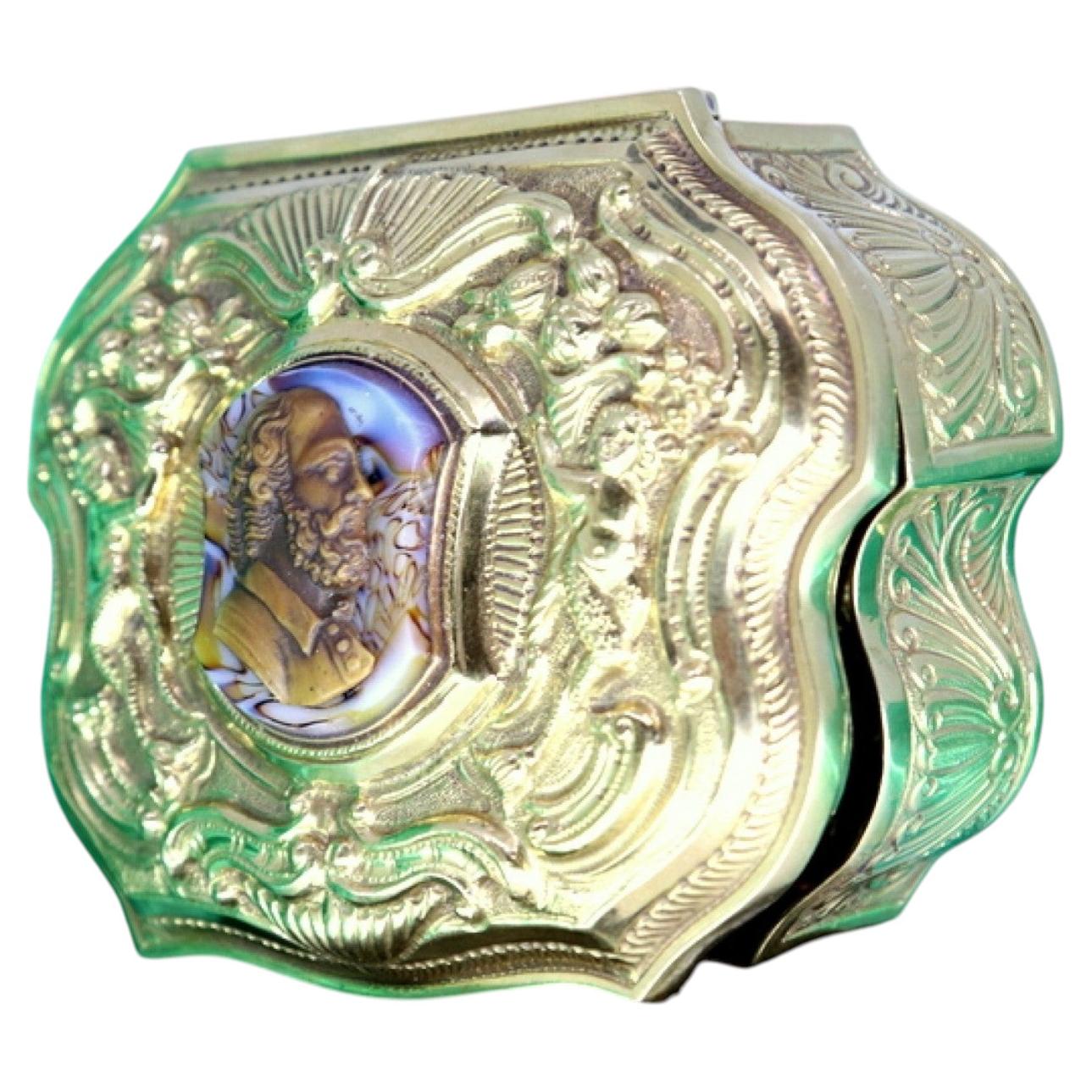 Solid 750 (18K) Gold Snuffbox - 17th Century For Sale