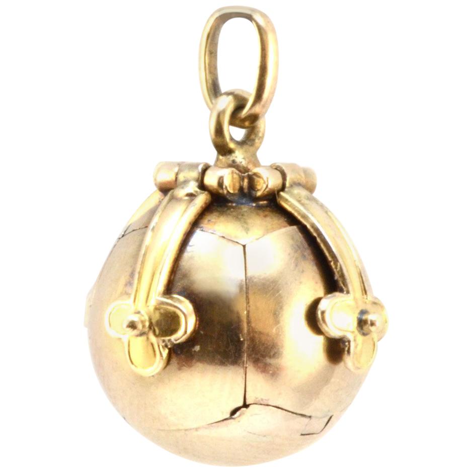 Solid 9 Karat Yellow Gold Masonic Pendant 4.8g