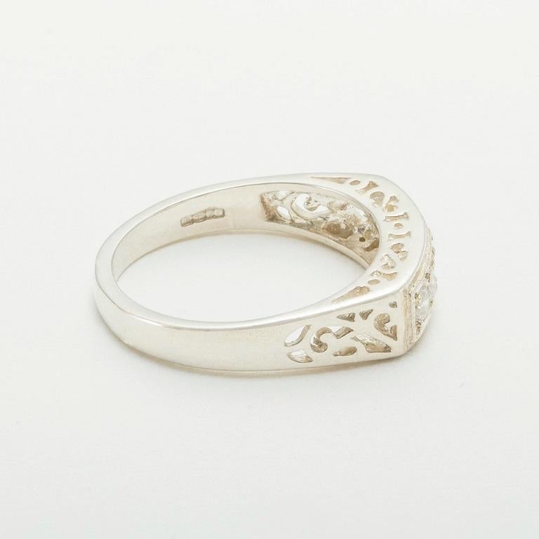 in vendita:  Anello di eternità da donna in oro bianco massiccio 9k Cubic Zirconia Personalizzabile 6