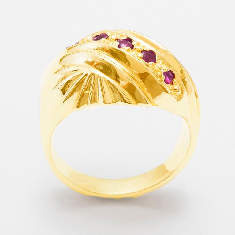 En vente :  Bague pour femmes personnalisable en or jaune massif 9 carats et rubis naturel 2
