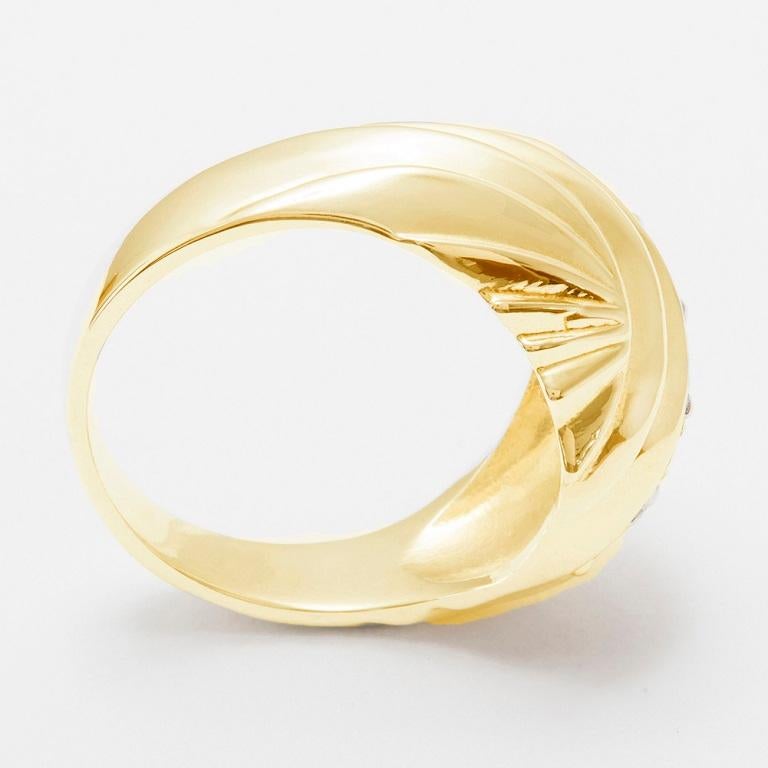En vente :  Bague pour femmes personnalisable en or jaune massif 9 carats et rubis naturel 3